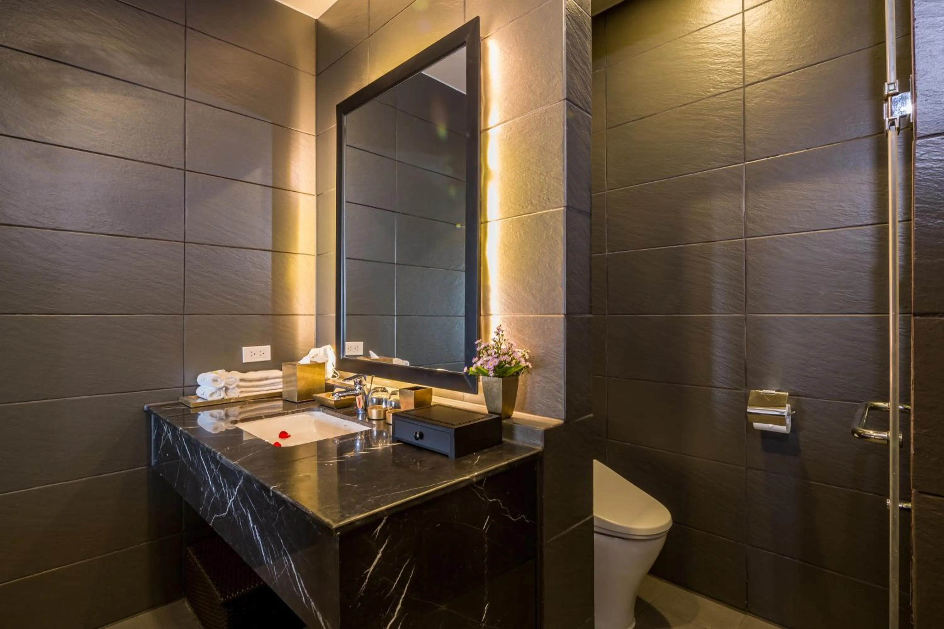 Toilet in Grandvrio Ocean Resort Danang