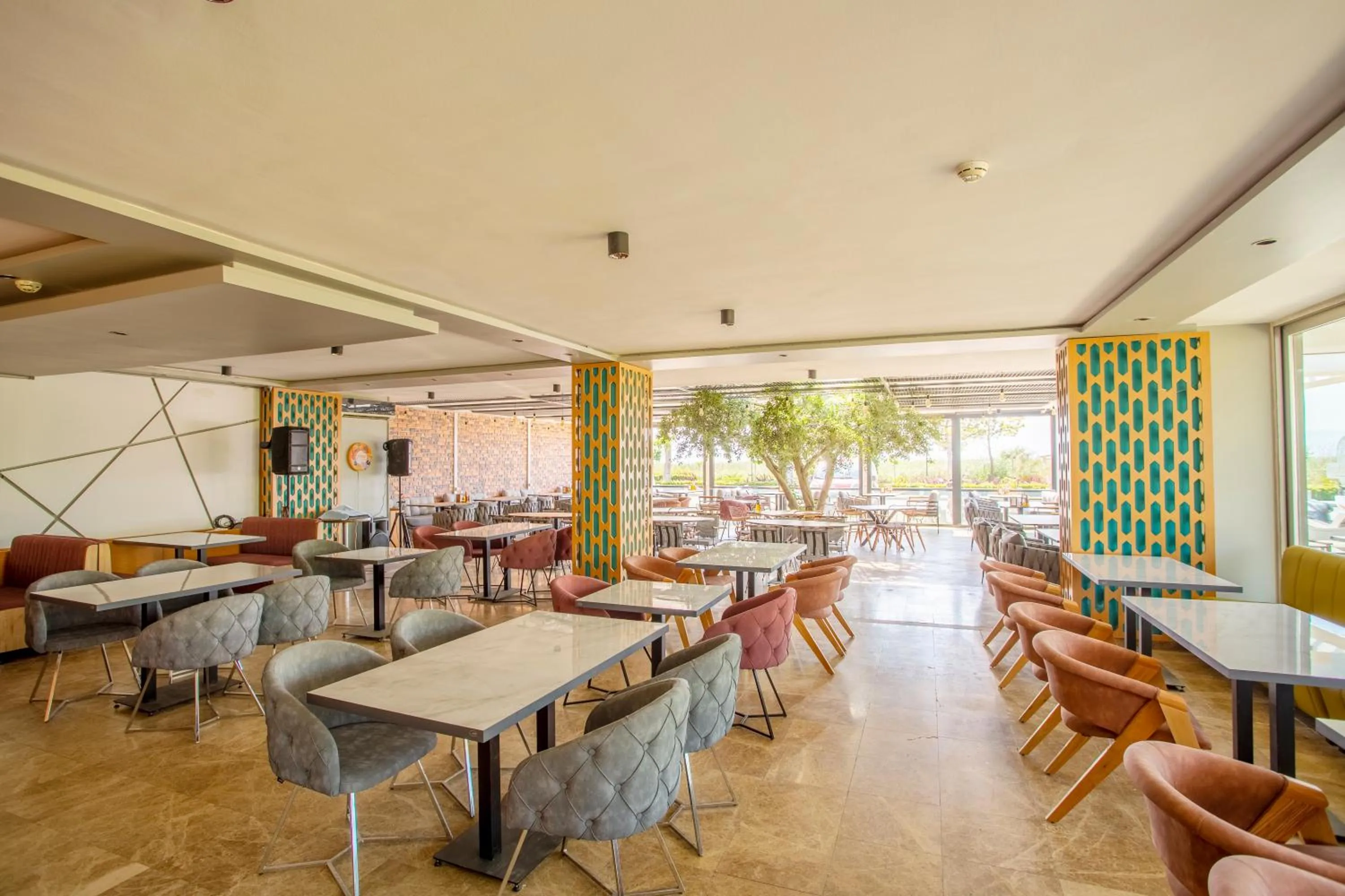 Restaurant/places to eat in Zeytin Bahcesi Hotel