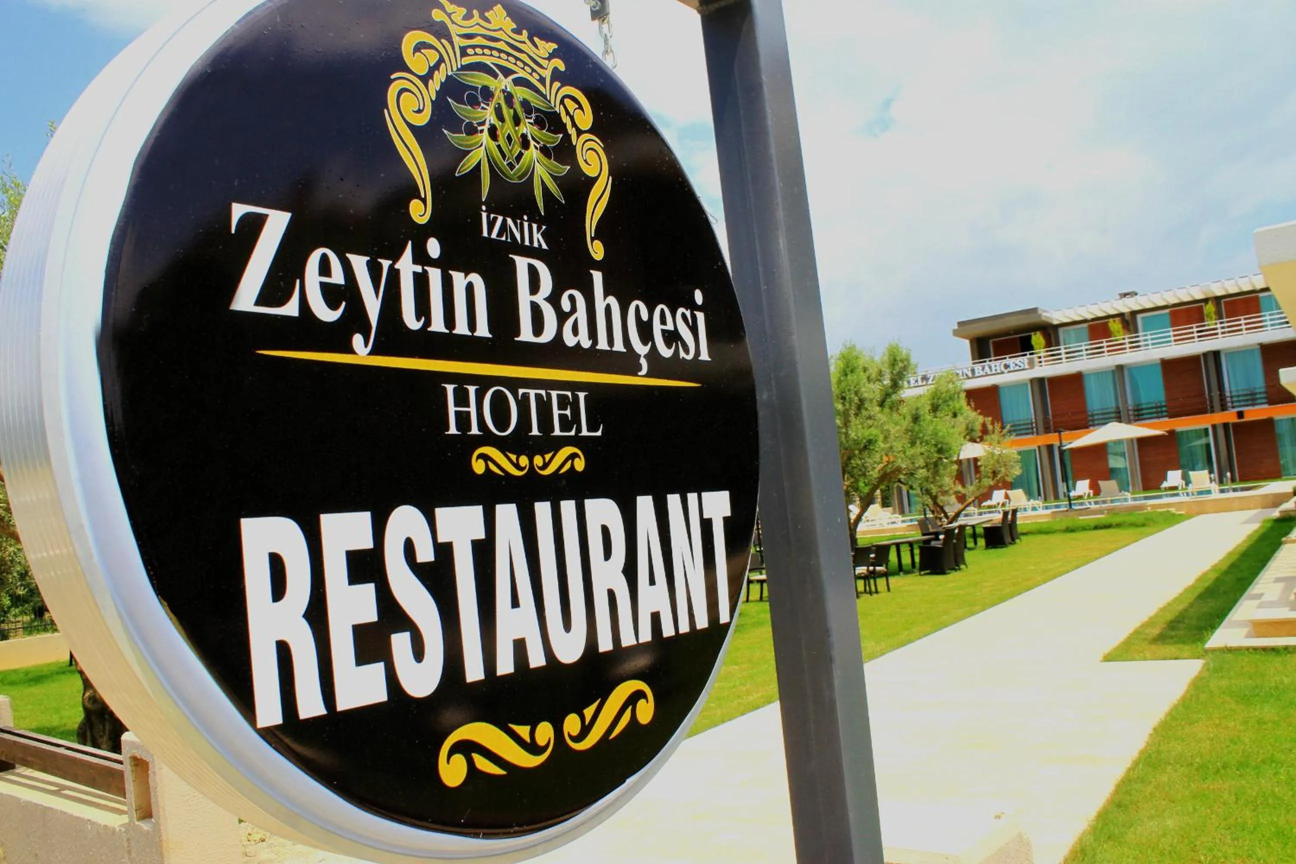 Restaurant/places to eat in Zeytin Bahcesi Hotel