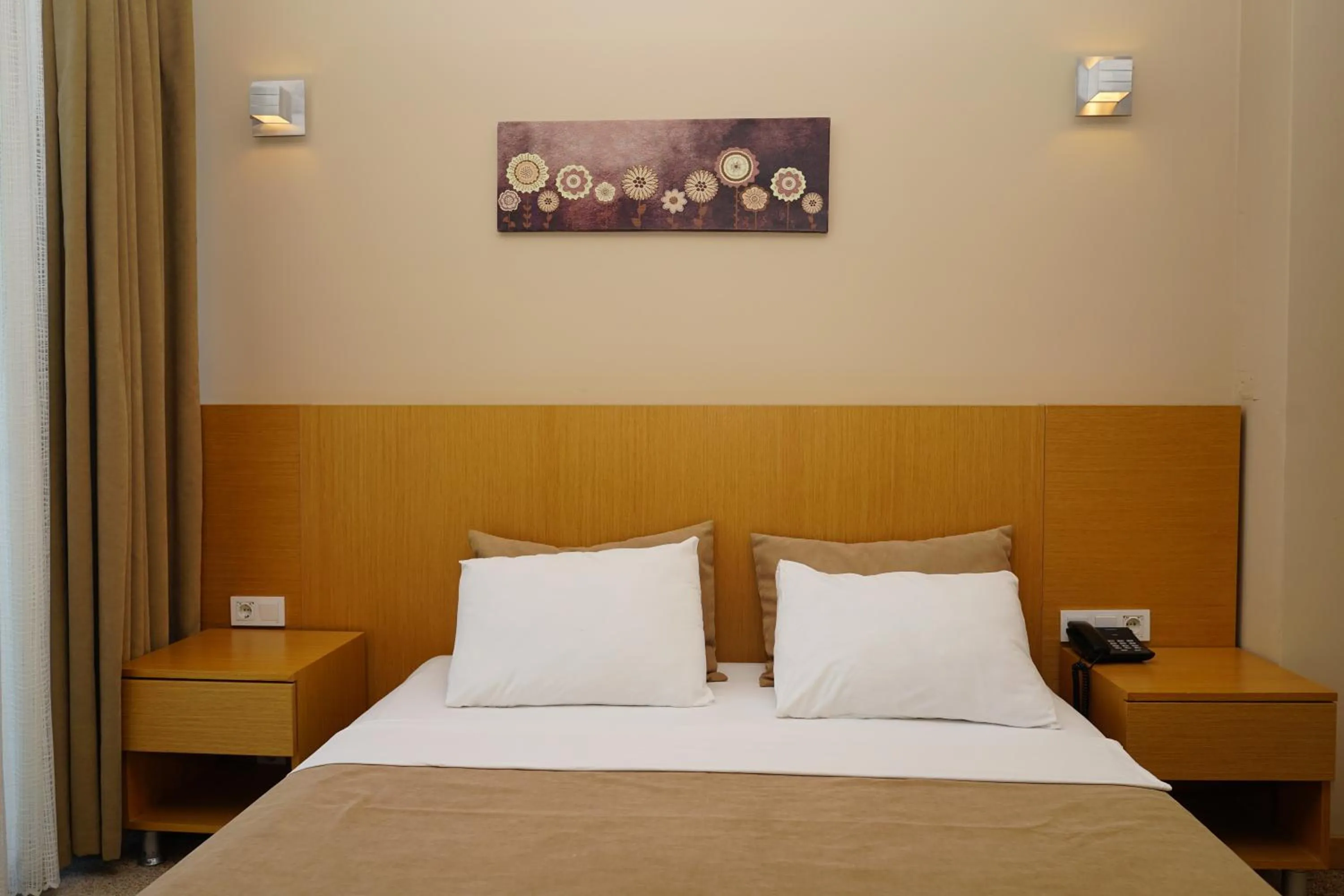 Bed in Zeytin Bahcesi Hotel