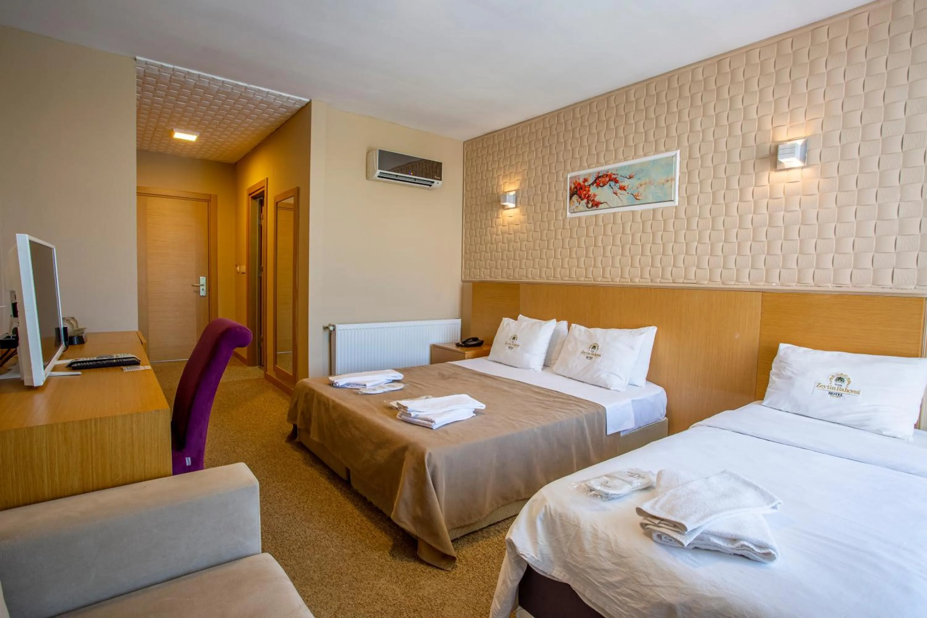 Photo of the whole room, Bed in Zeytin Bahcesi Hotel