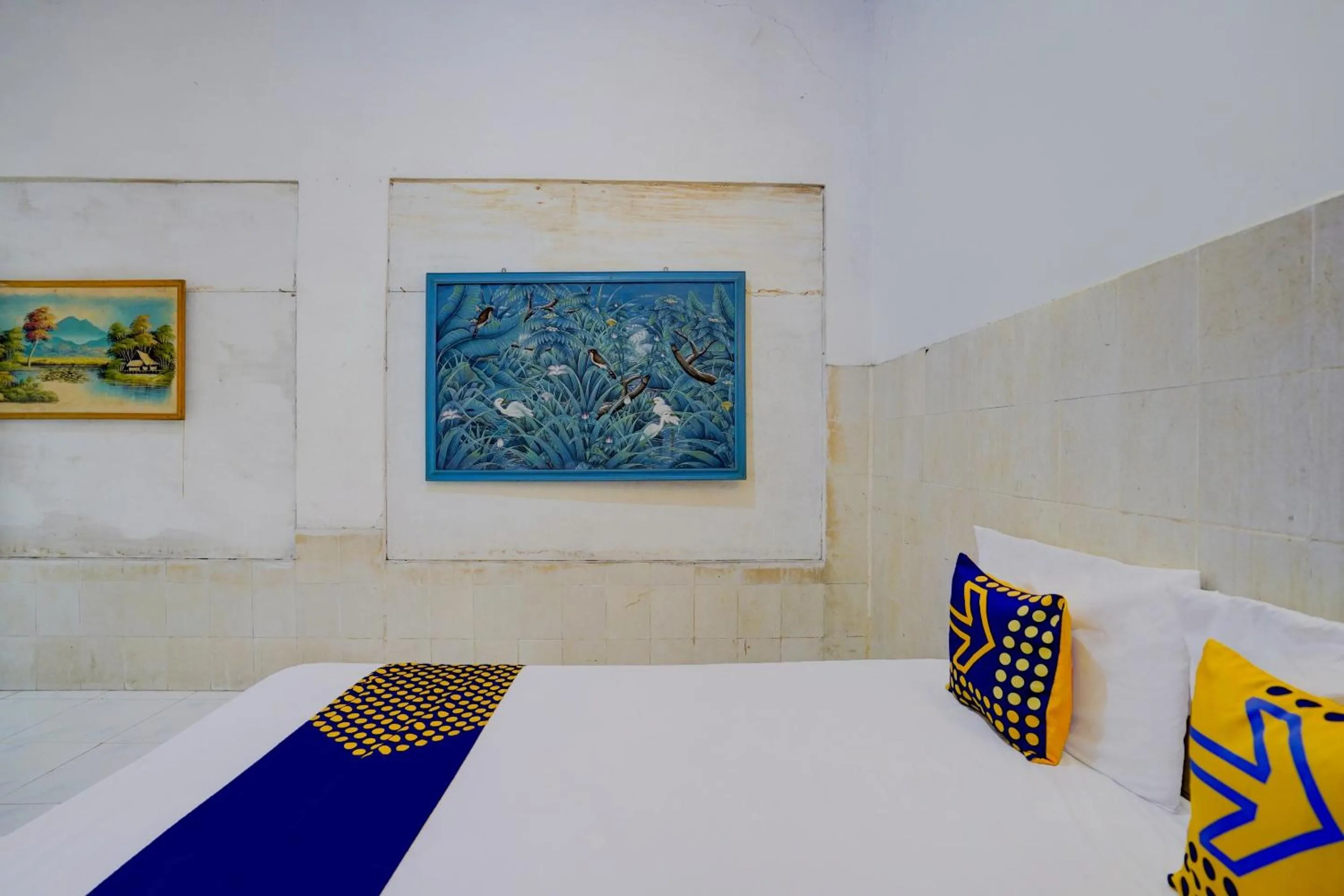 Bedroom, Bed in Hotel O Homestay Kedamean