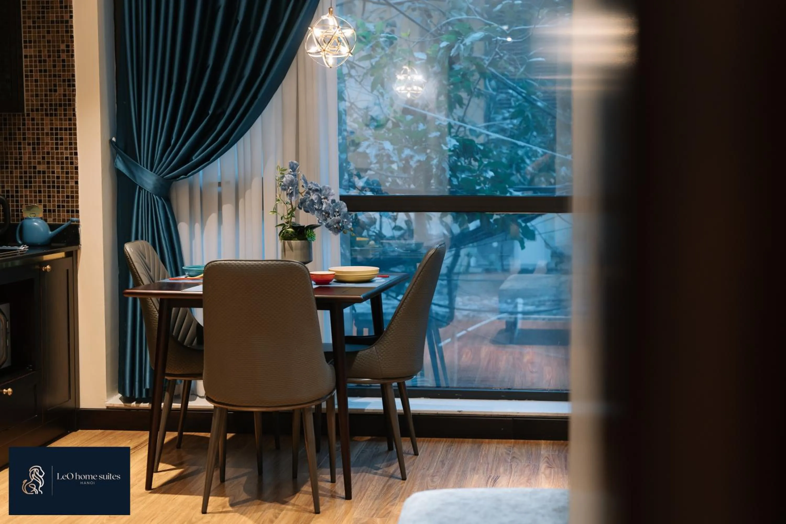 Living room in High-ser Apt w Greenview, Projector and 2BR incenter - So warmly and spacious