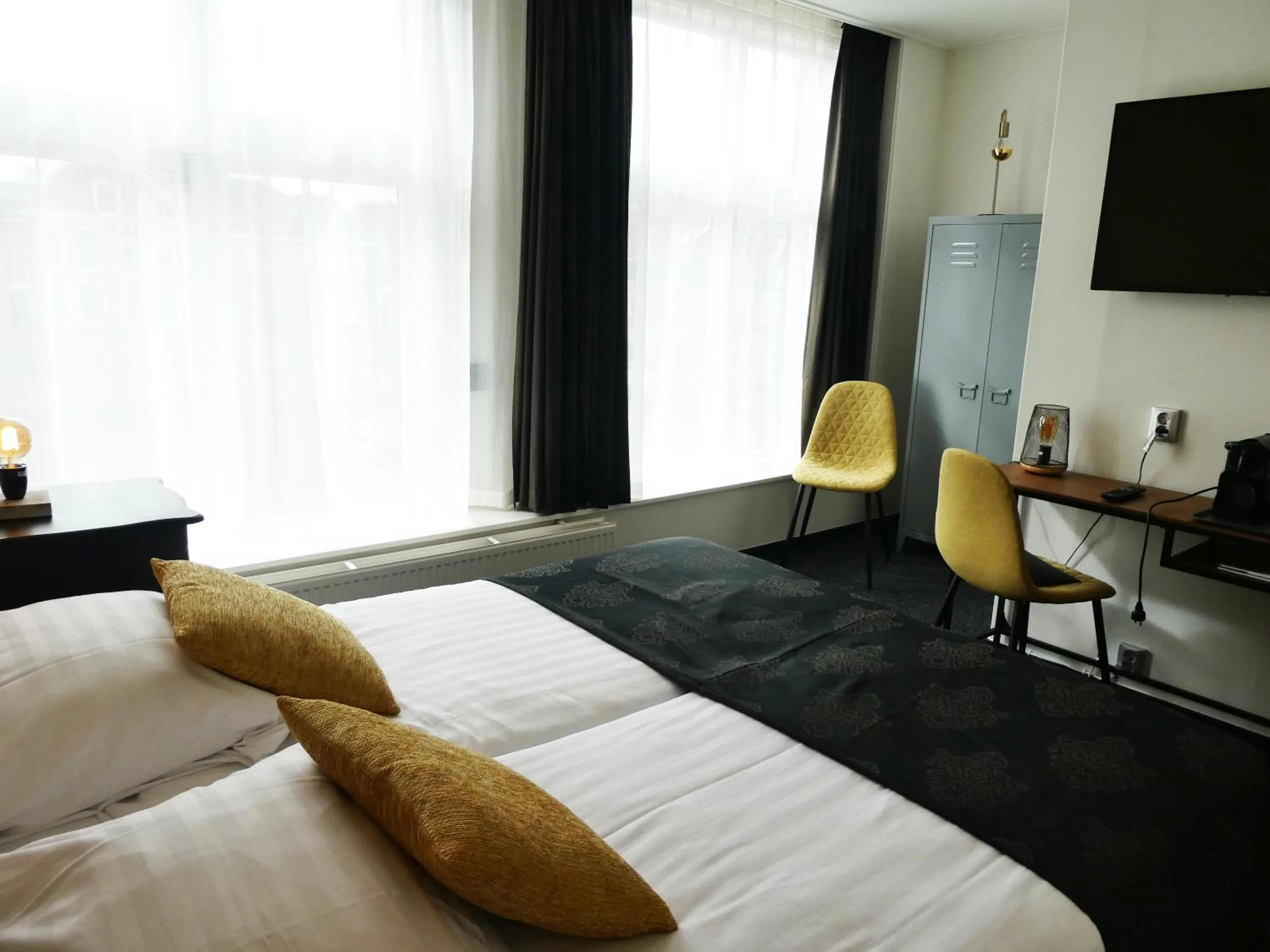 Bed in Hotel Café Restaurant De Posthoorn