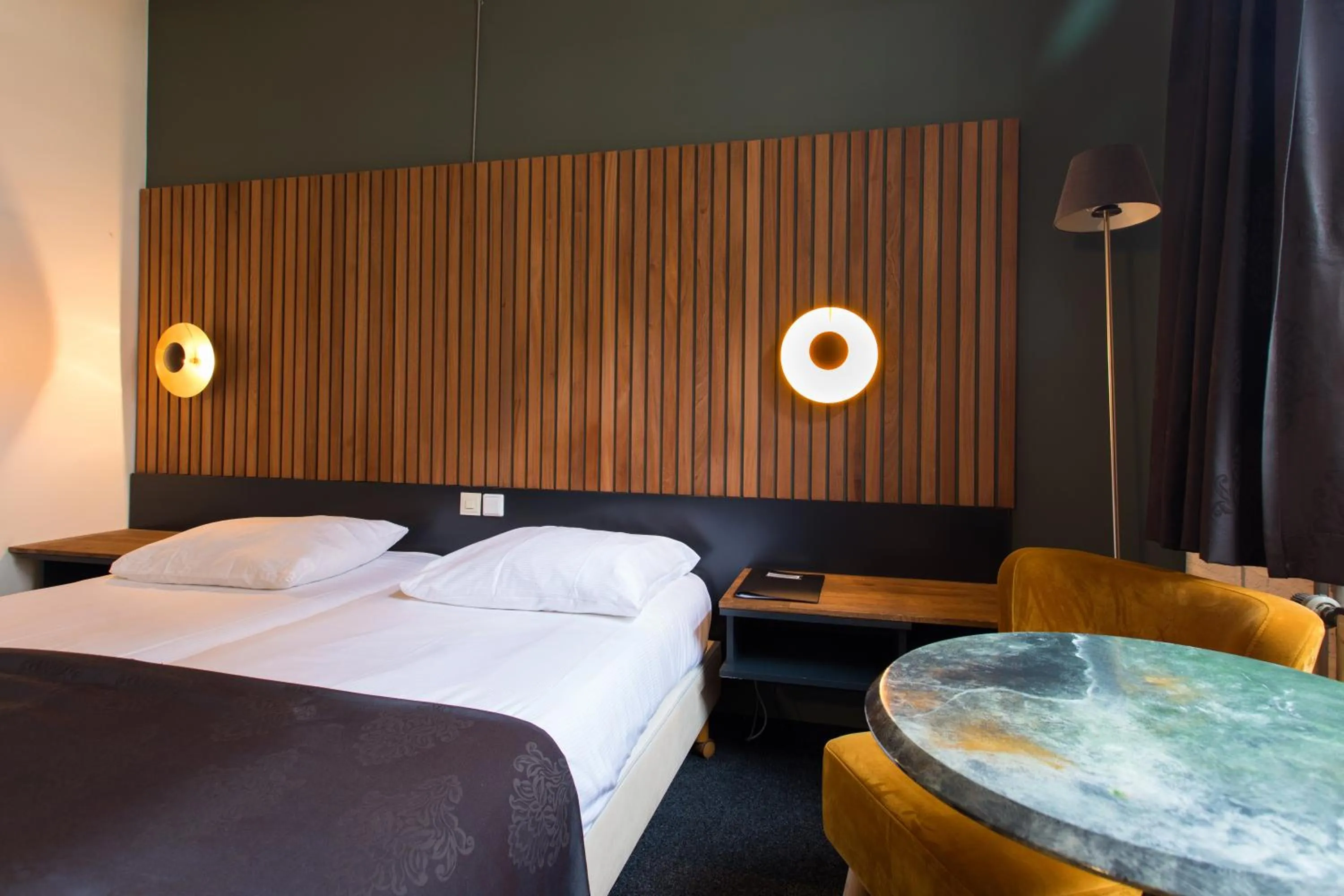 Bed in Hotel Café Restaurant De Posthoorn