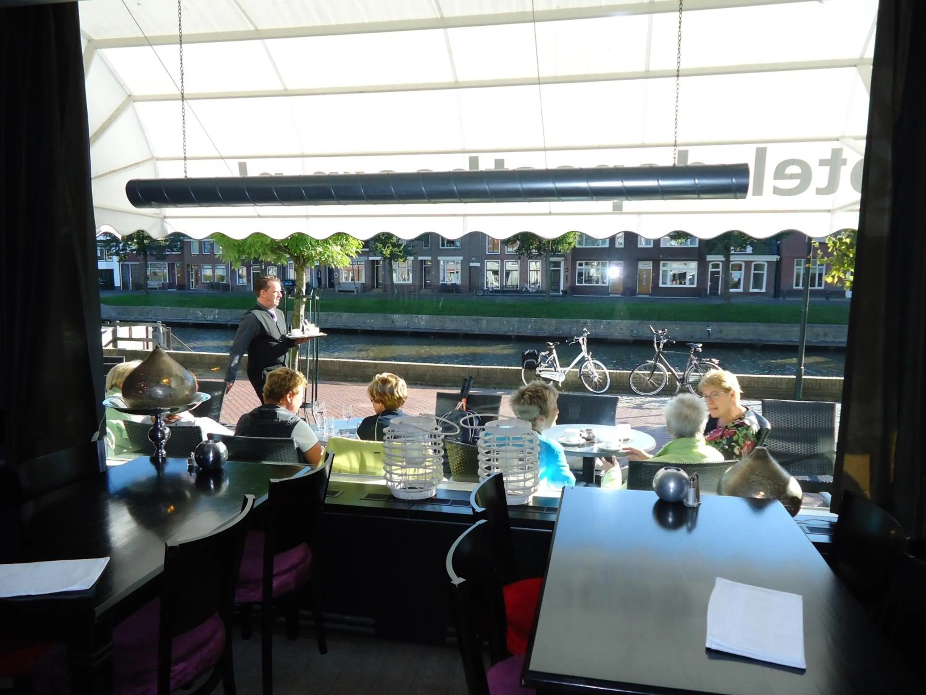 Day in Hotel Café Restaurant De Posthoorn