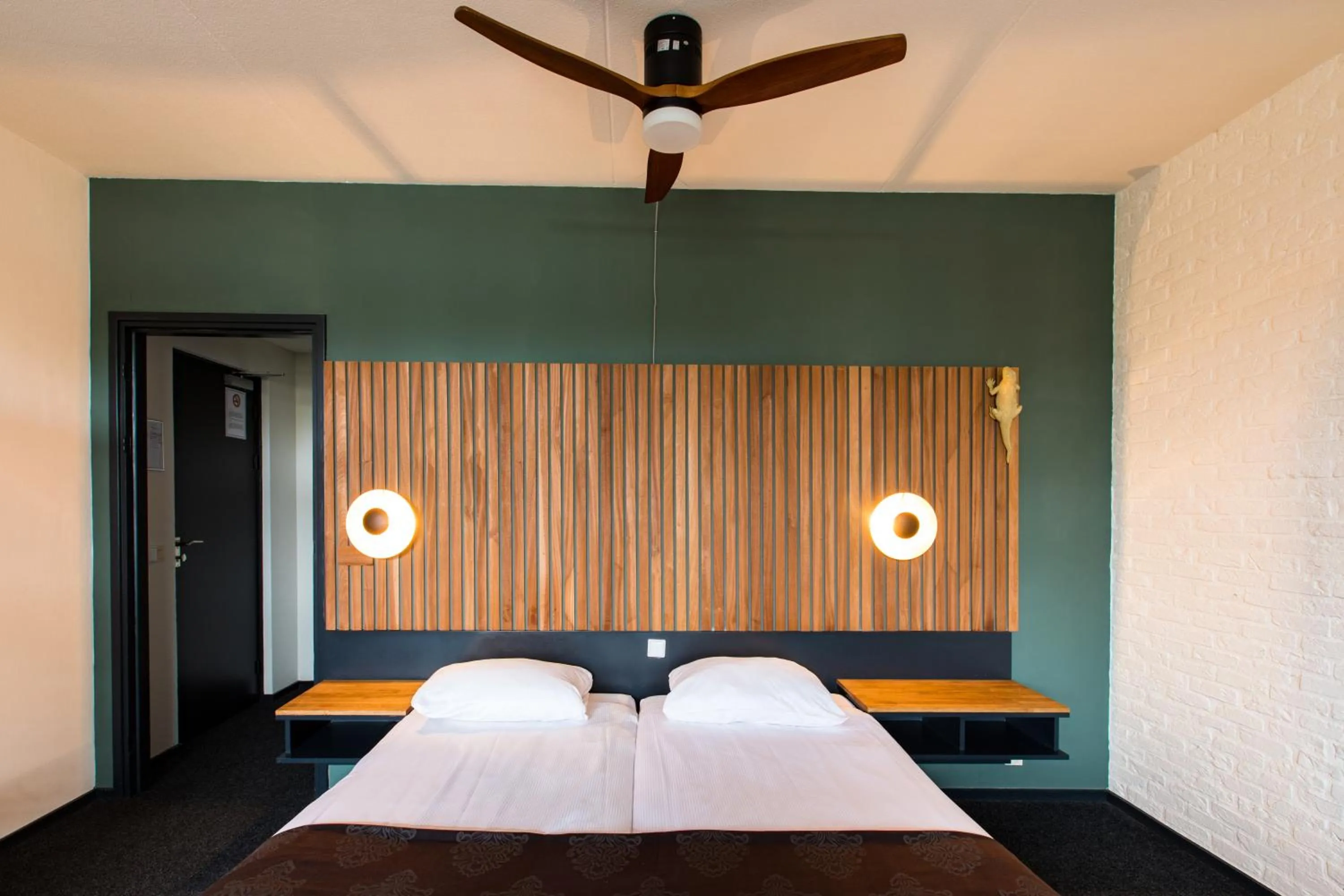 Bed in Hotel Café Restaurant De Posthoorn