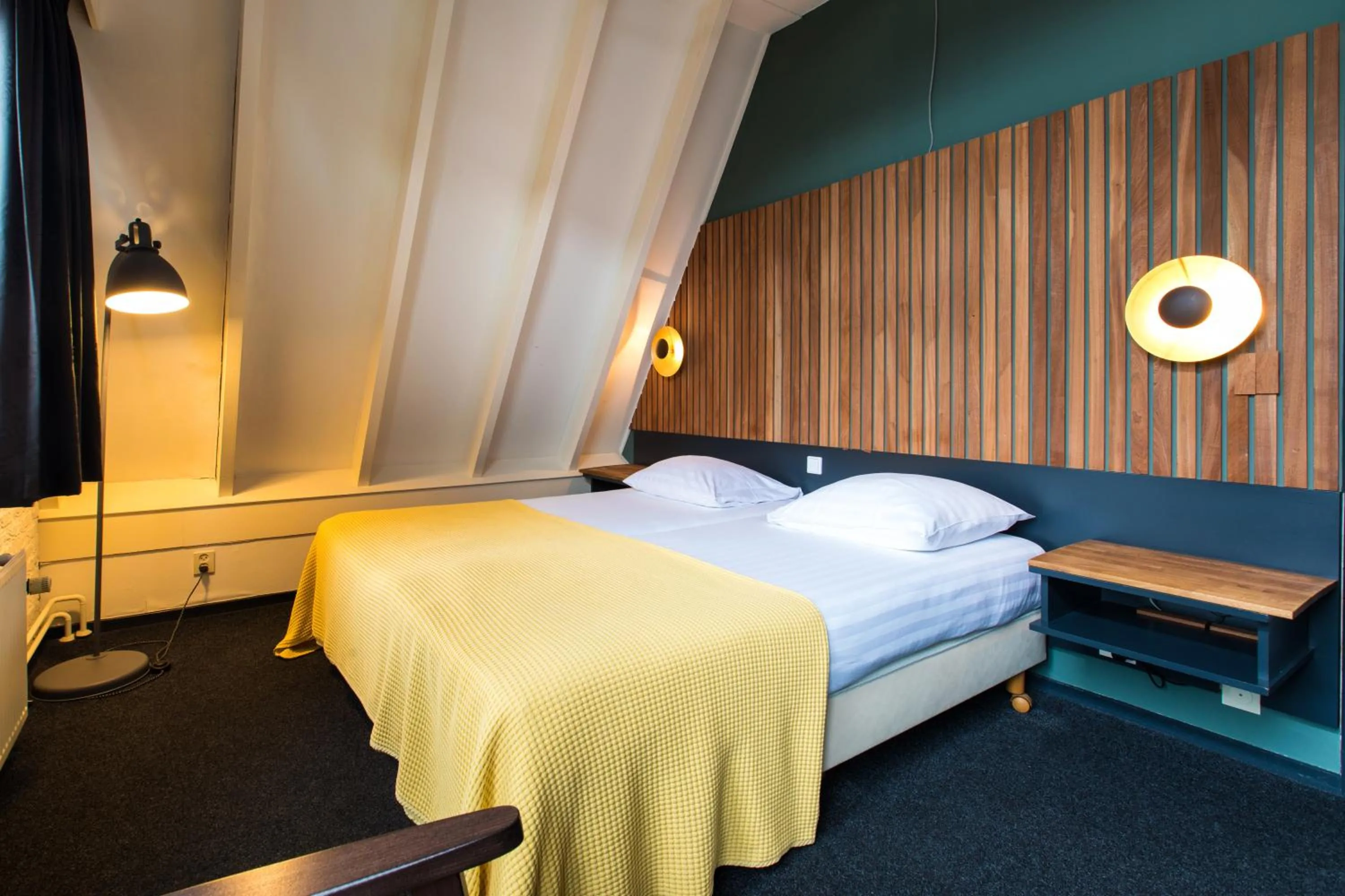 Bed in Hotel Café Restaurant De Posthoorn