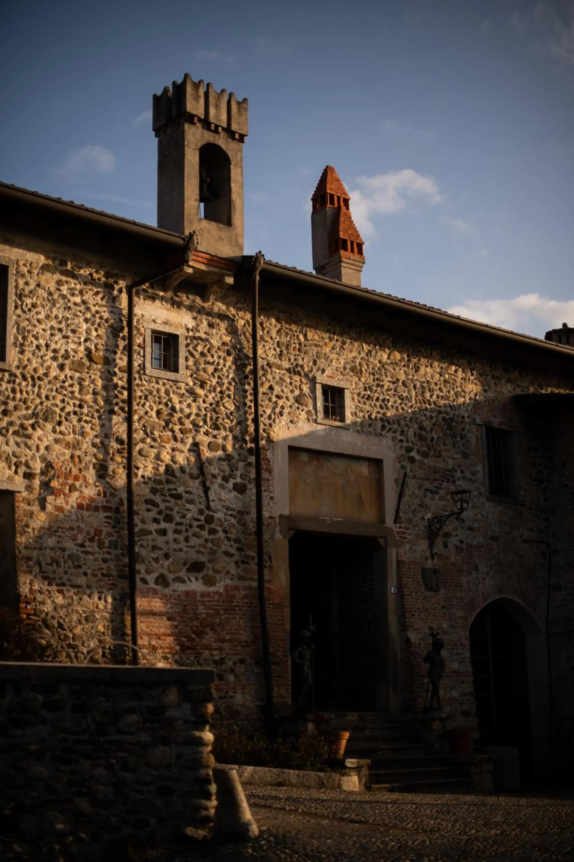 Property building in Castello di Cernusco Lombardone