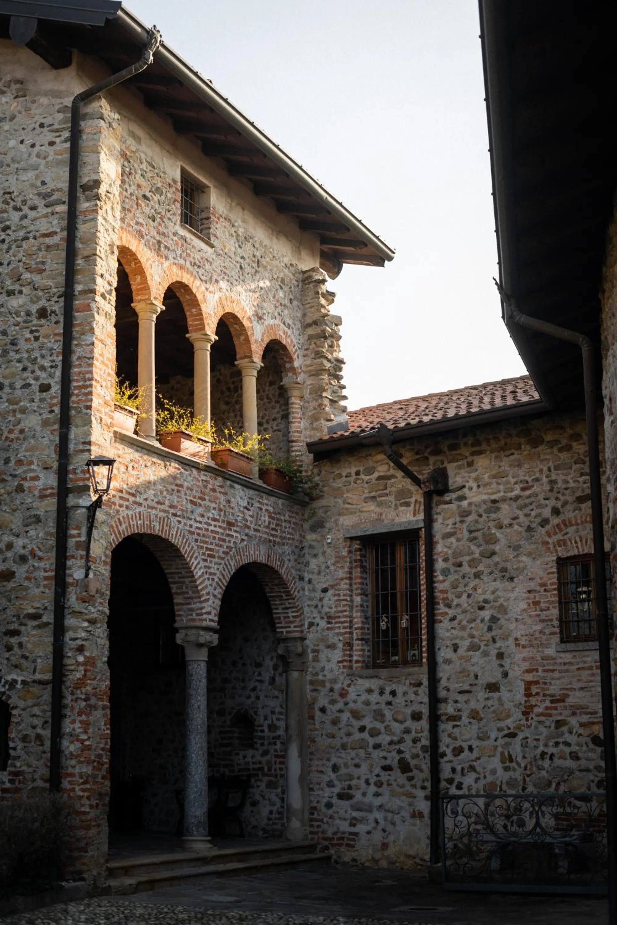 Property building in Castello di Cernusco Lombardone