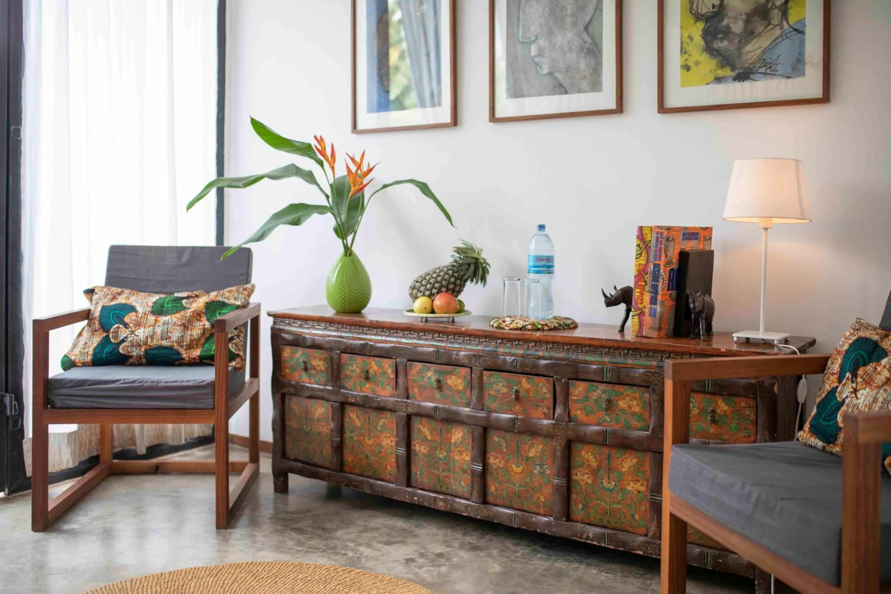 Living room in Kaliwa Lodge