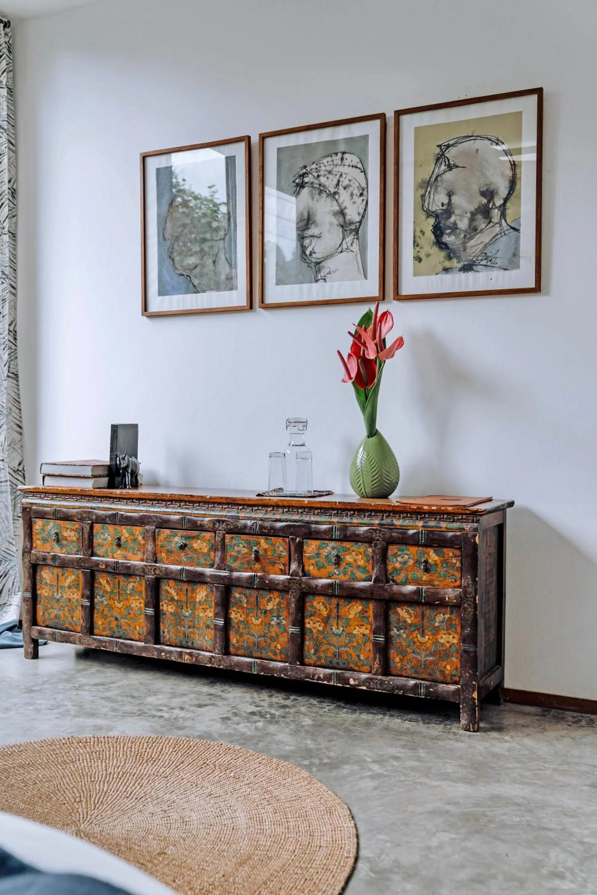 Living room in Kaliwa Lodge