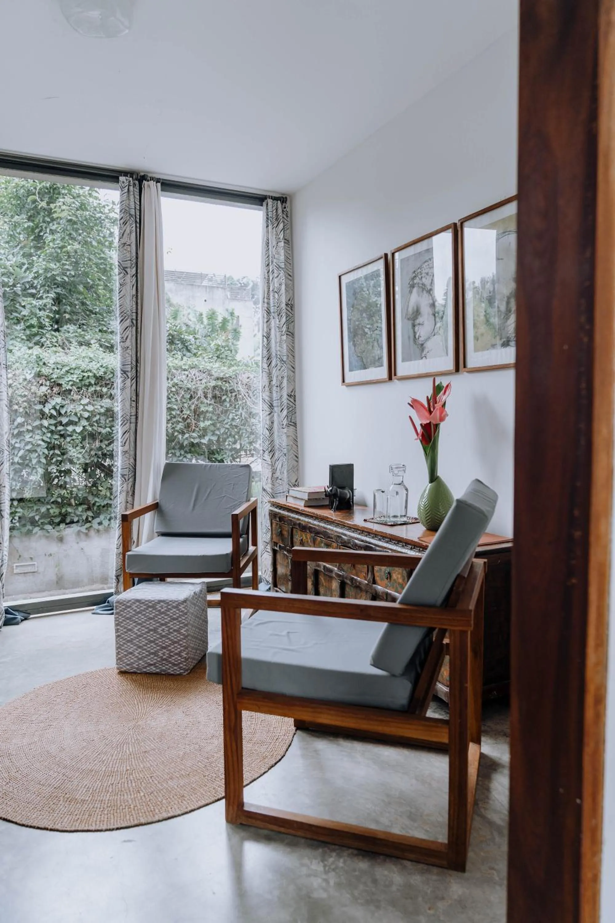 Living room in Kaliwa Lodge