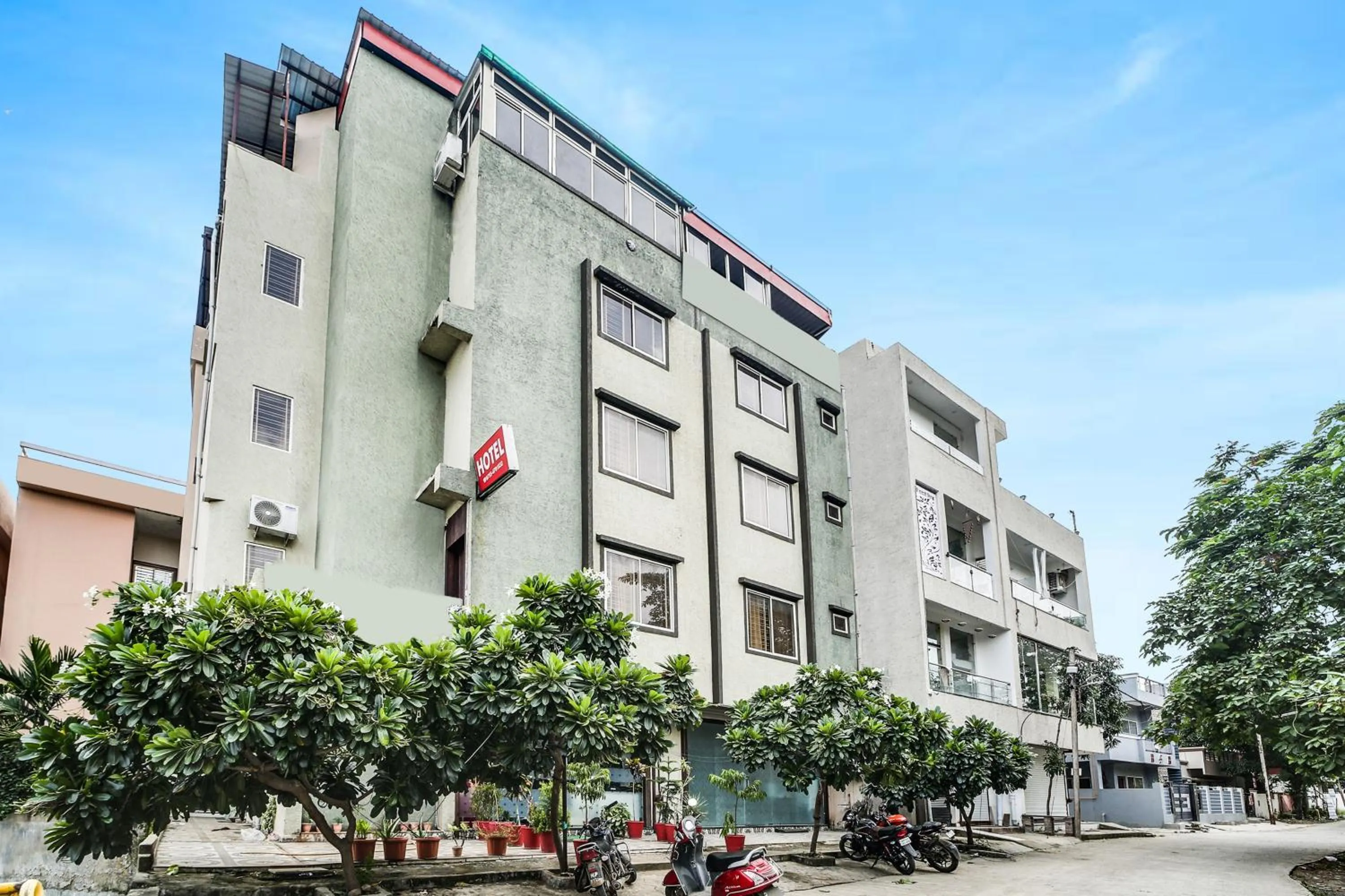 Facade/entrance in Hotel O Ocean Pearl