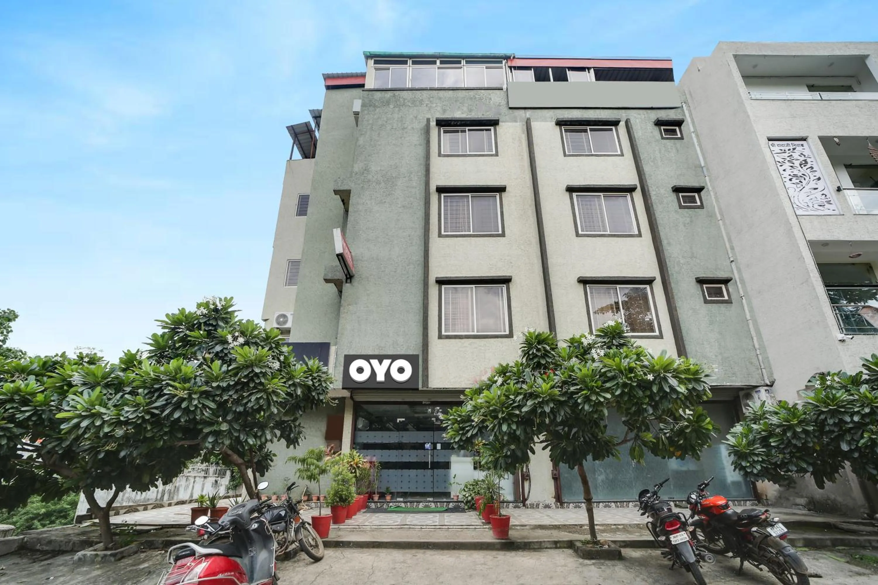 Facade/entrance in Hotel O Ocean Pearl