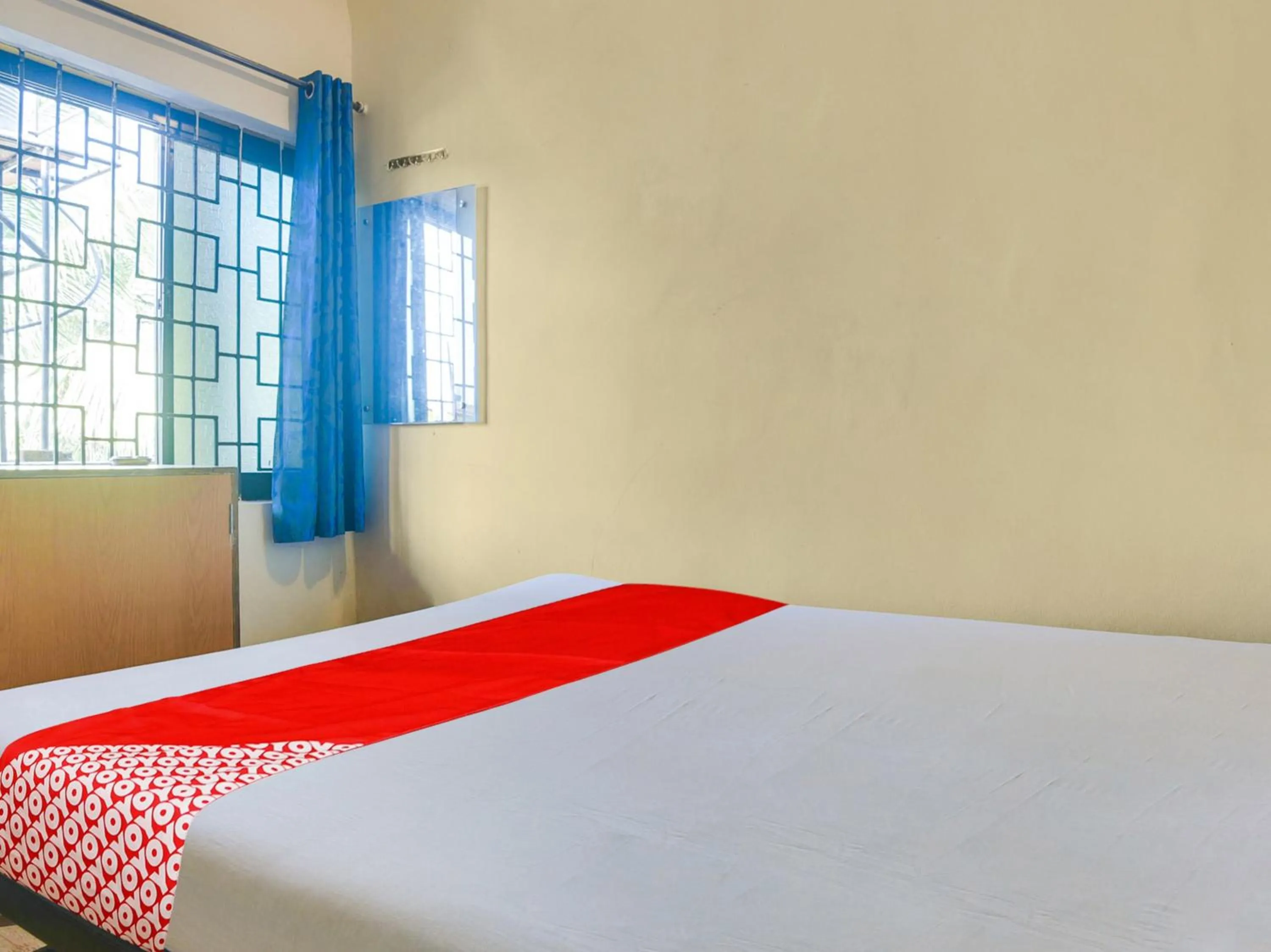 Bedroom, Bed in Hotel O Madan Motels