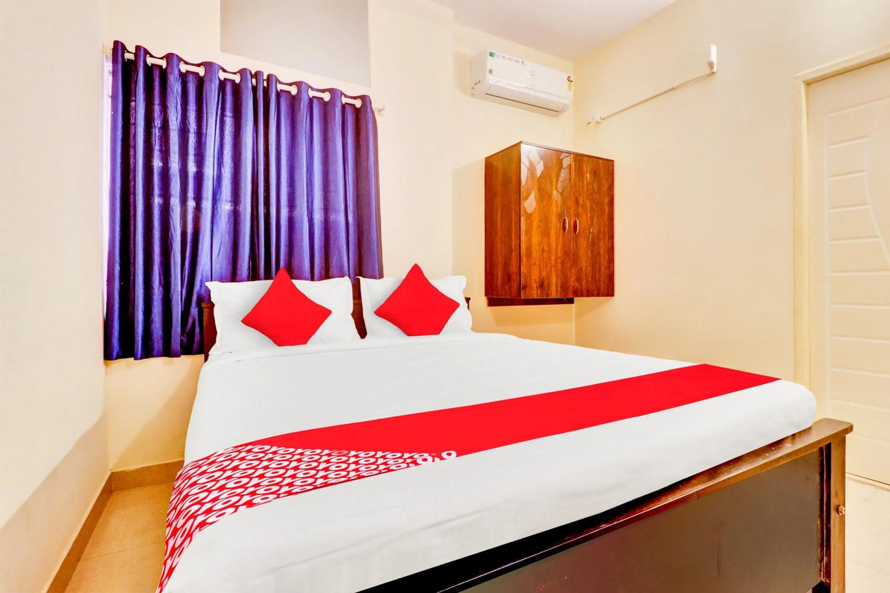 Bedroom, Bed in Hotel O IRA Comforts