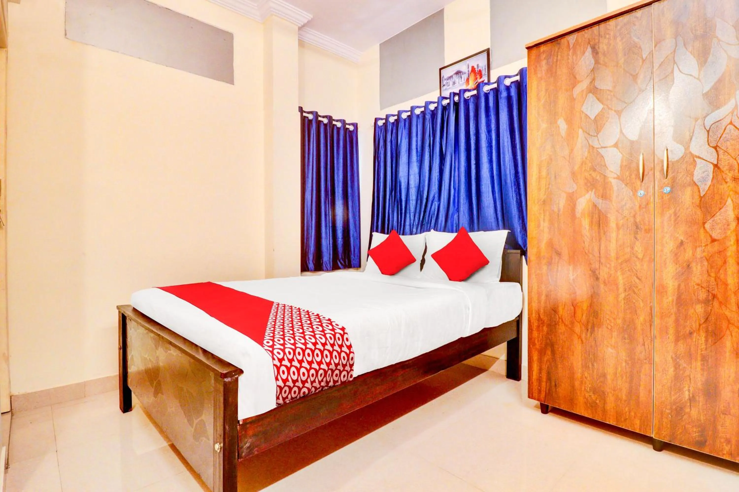 Bedroom, Bed in Hotel O IRA Comforts