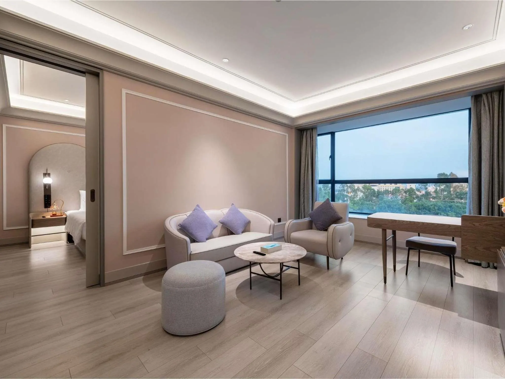 Photo of the whole room in Mercure Guangzhou Baiyun International Airport - Airport Free Shuttle Bus