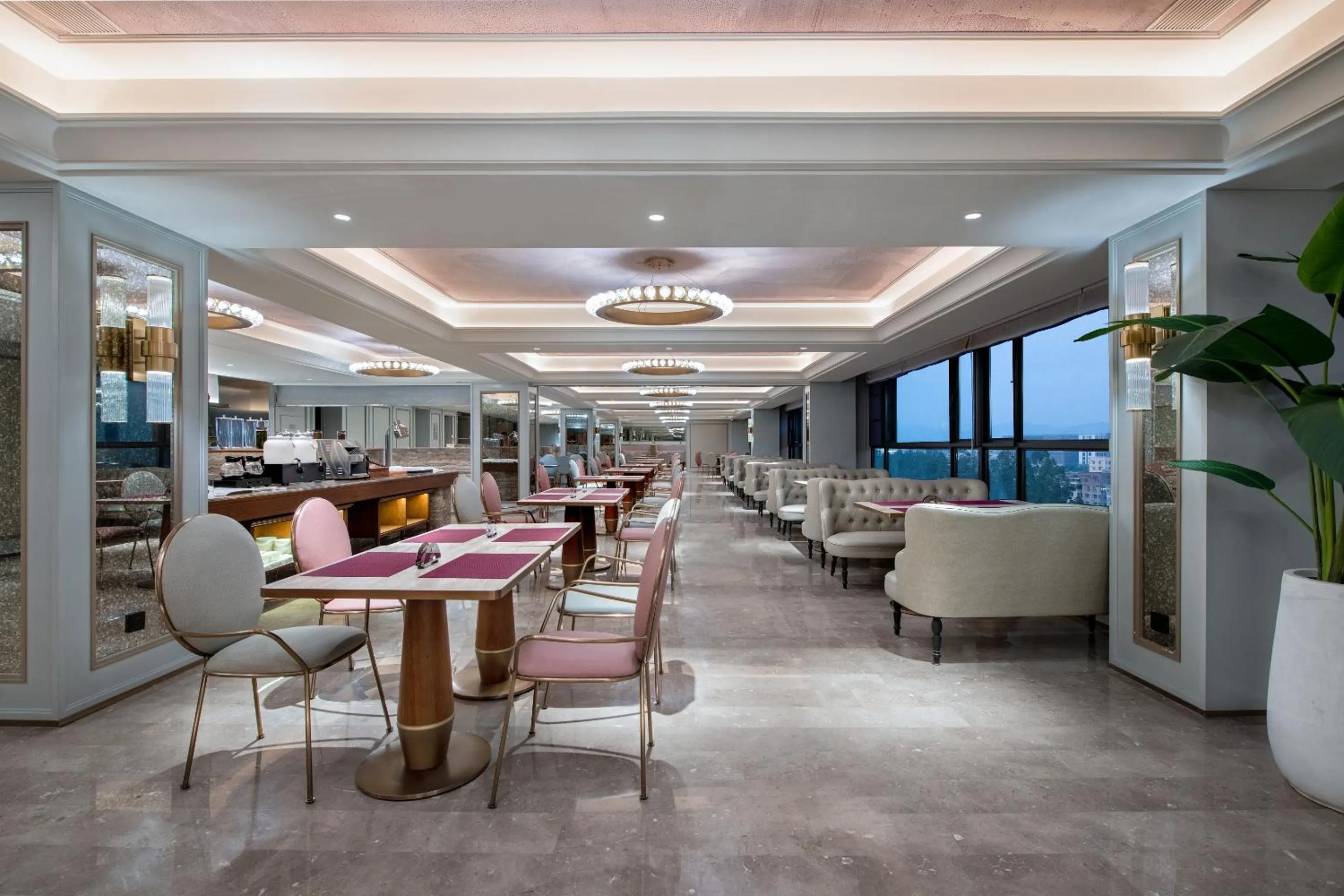 Restaurant/places to eat in Mercure Guangzhou Baiyun International Airport - Airport Free Shuttle Bus