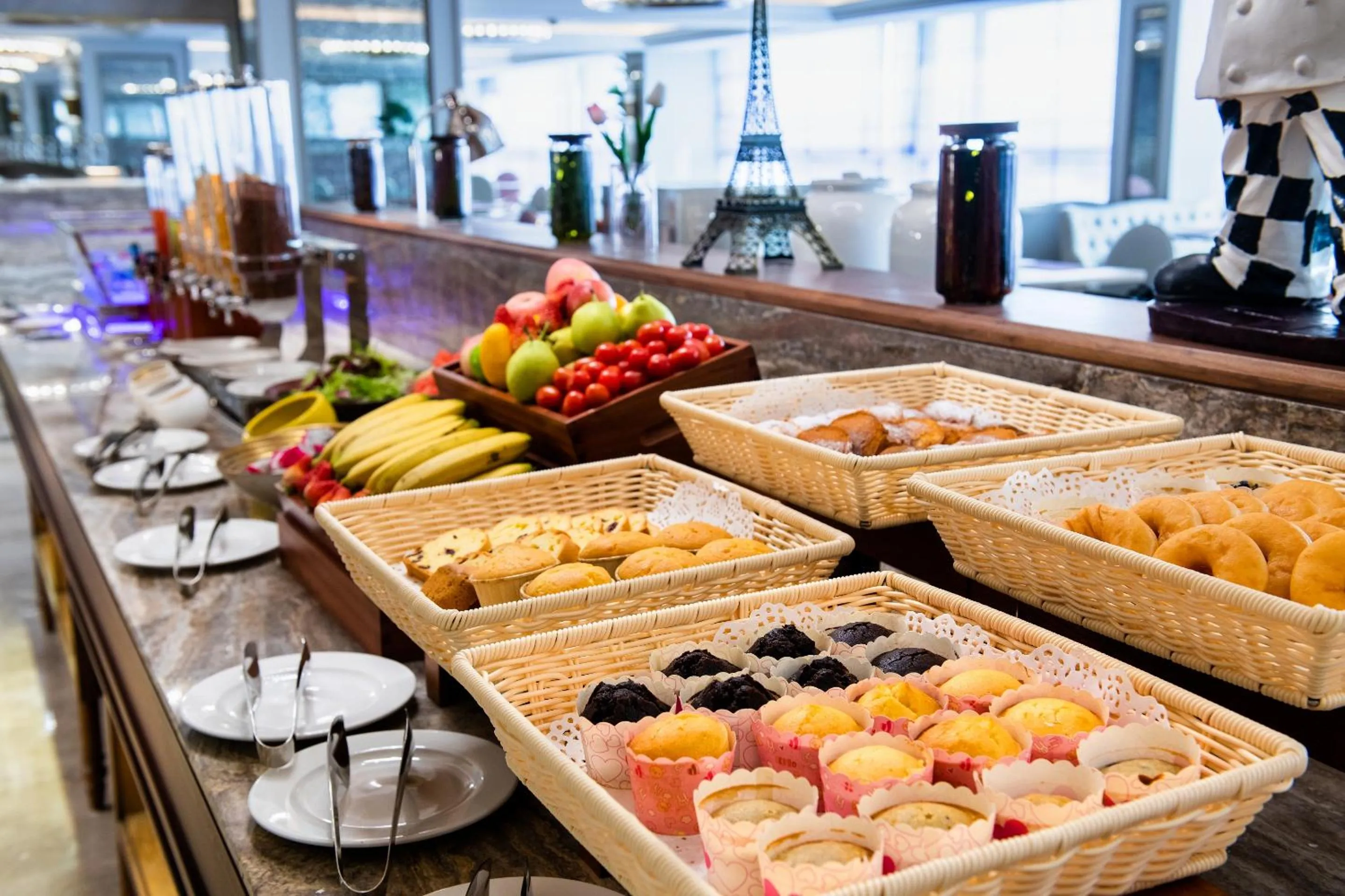 Restaurant/places to eat in Mercure Guangzhou Baiyun International Airport - Airport Free Shuttle Bus