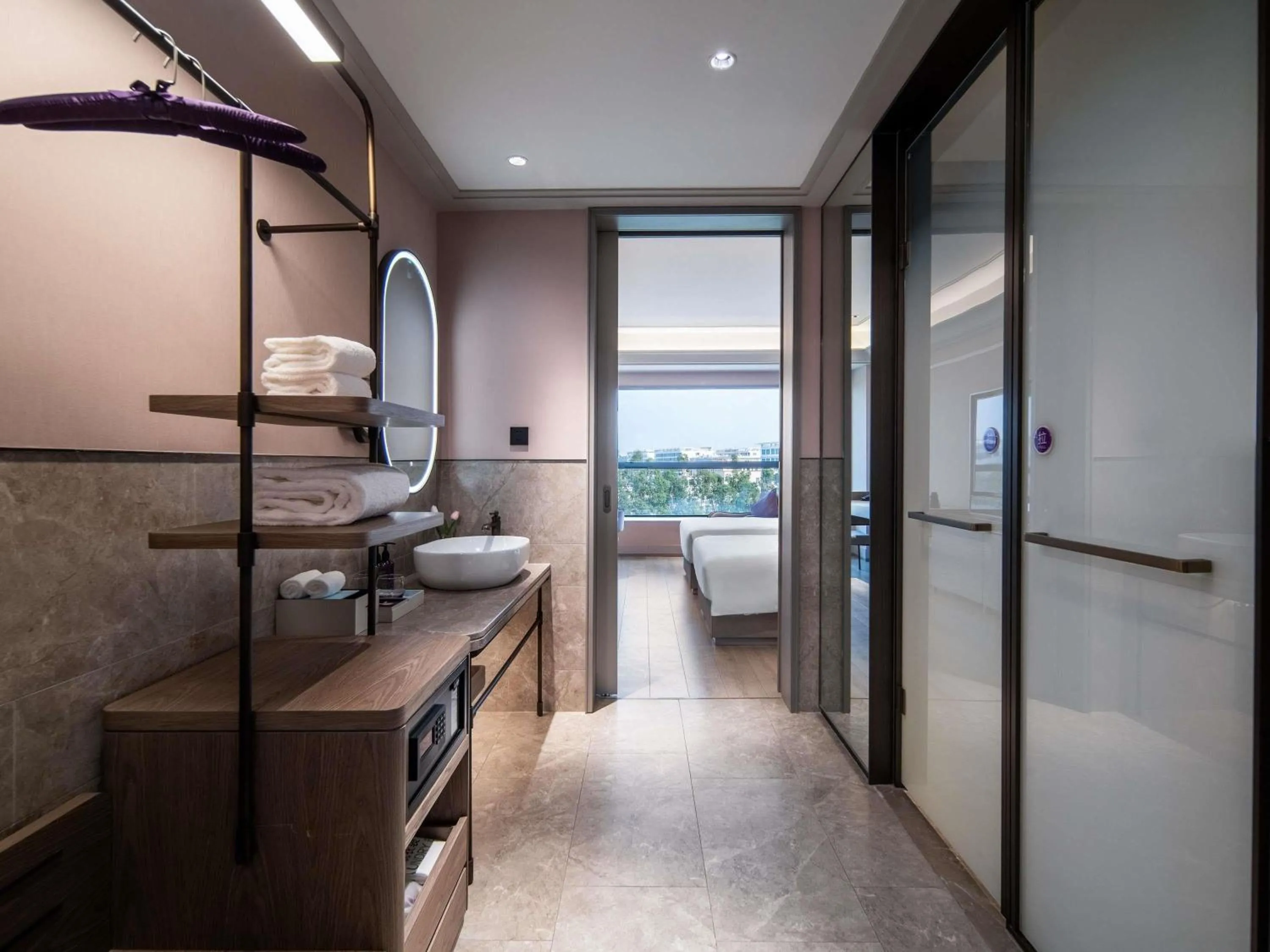 Bedroom in Mercure Guangzhou Baiyun International Airport - Airport Free Shuttle Bus