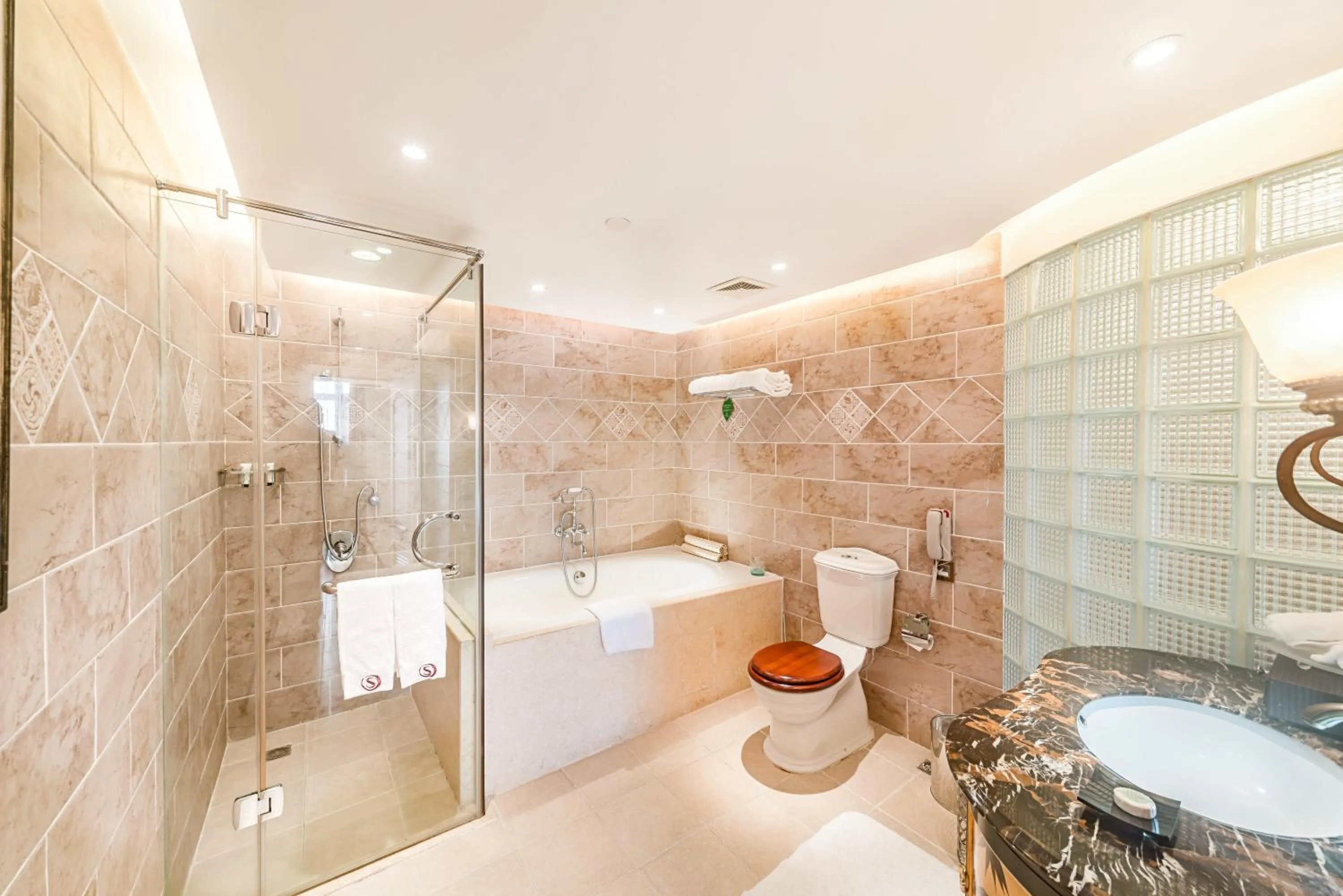 Shower in Haikou Mingguang Shengyi Hotel (Previous Mingguang International Hotel)