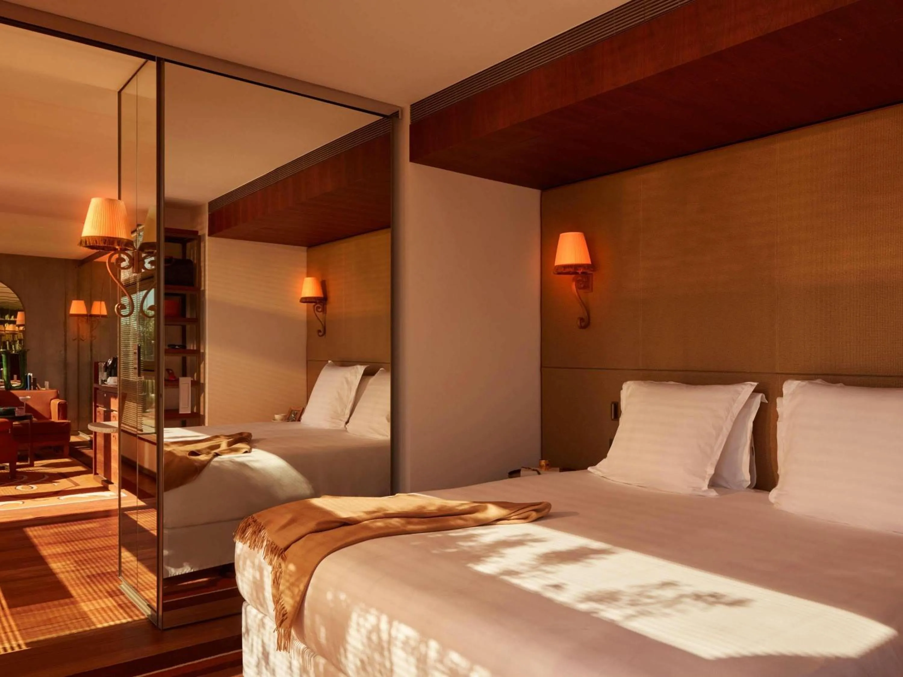 Bedroom, Bed in Mondrian Bordeaux Les Carmes