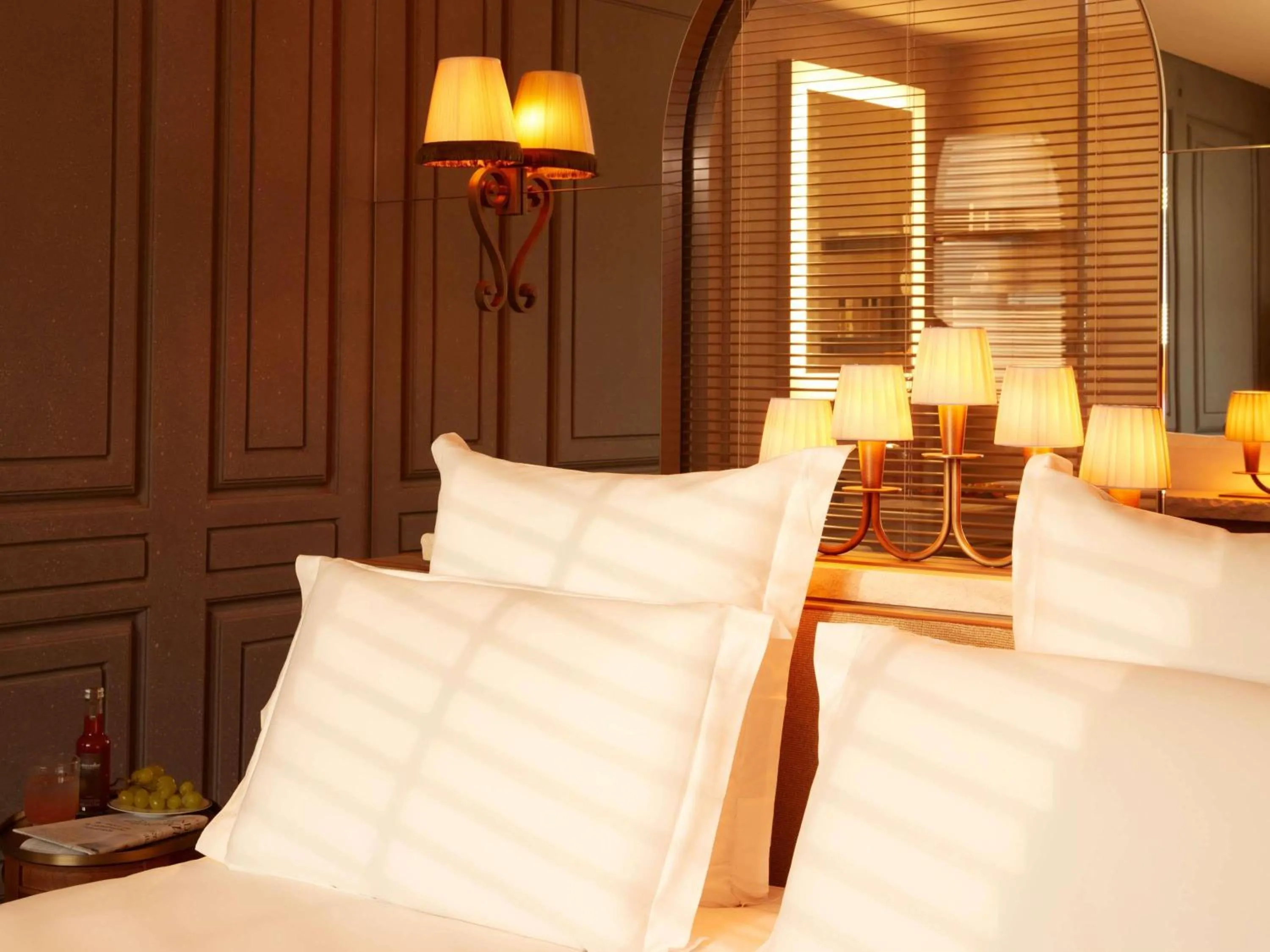 Bedroom, Bed in Mondrian Bordeaux Les Carmes