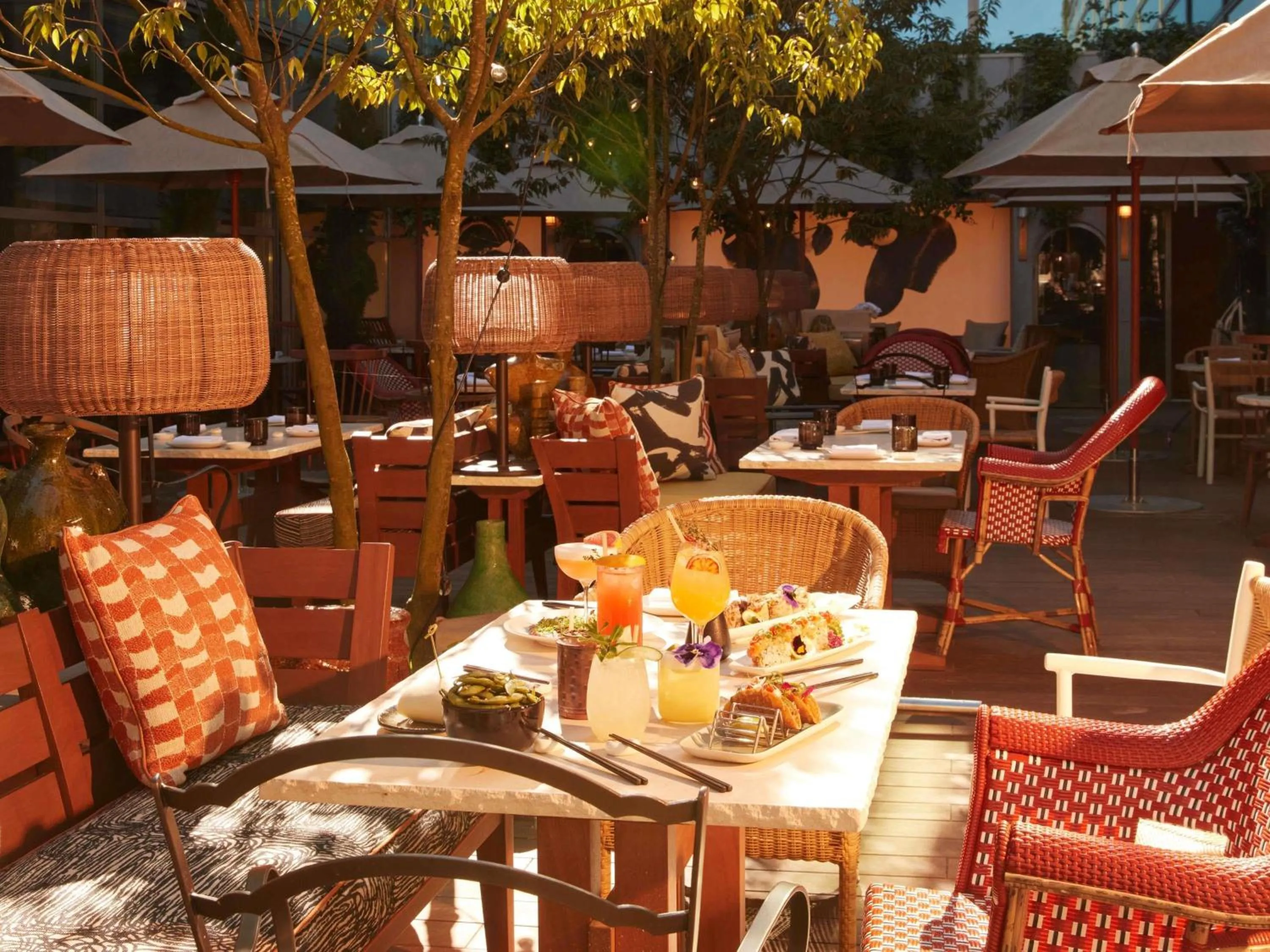 Restaurant/places to eat in Mondrian Bordeaux Les Carmes