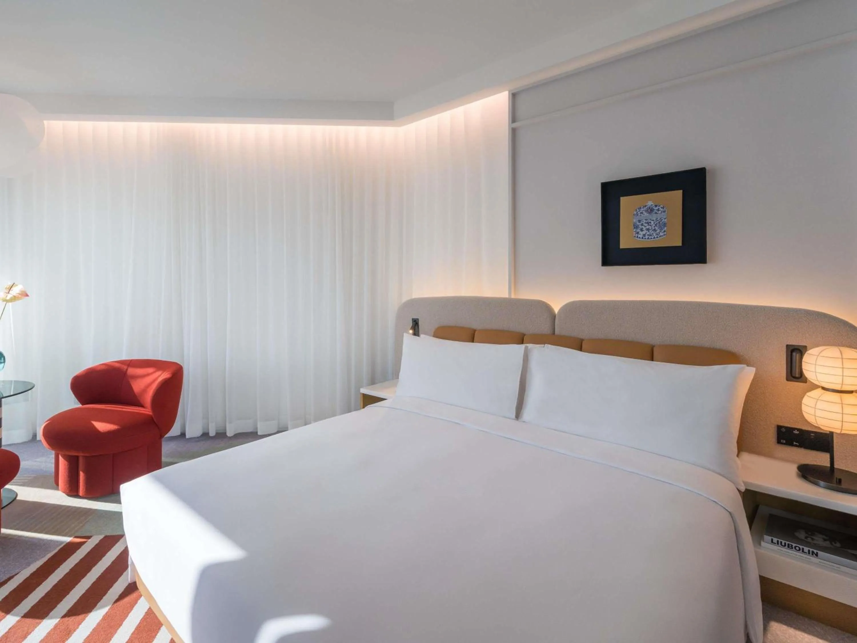 Bedroom, Bed in Mondrian Hong Kong