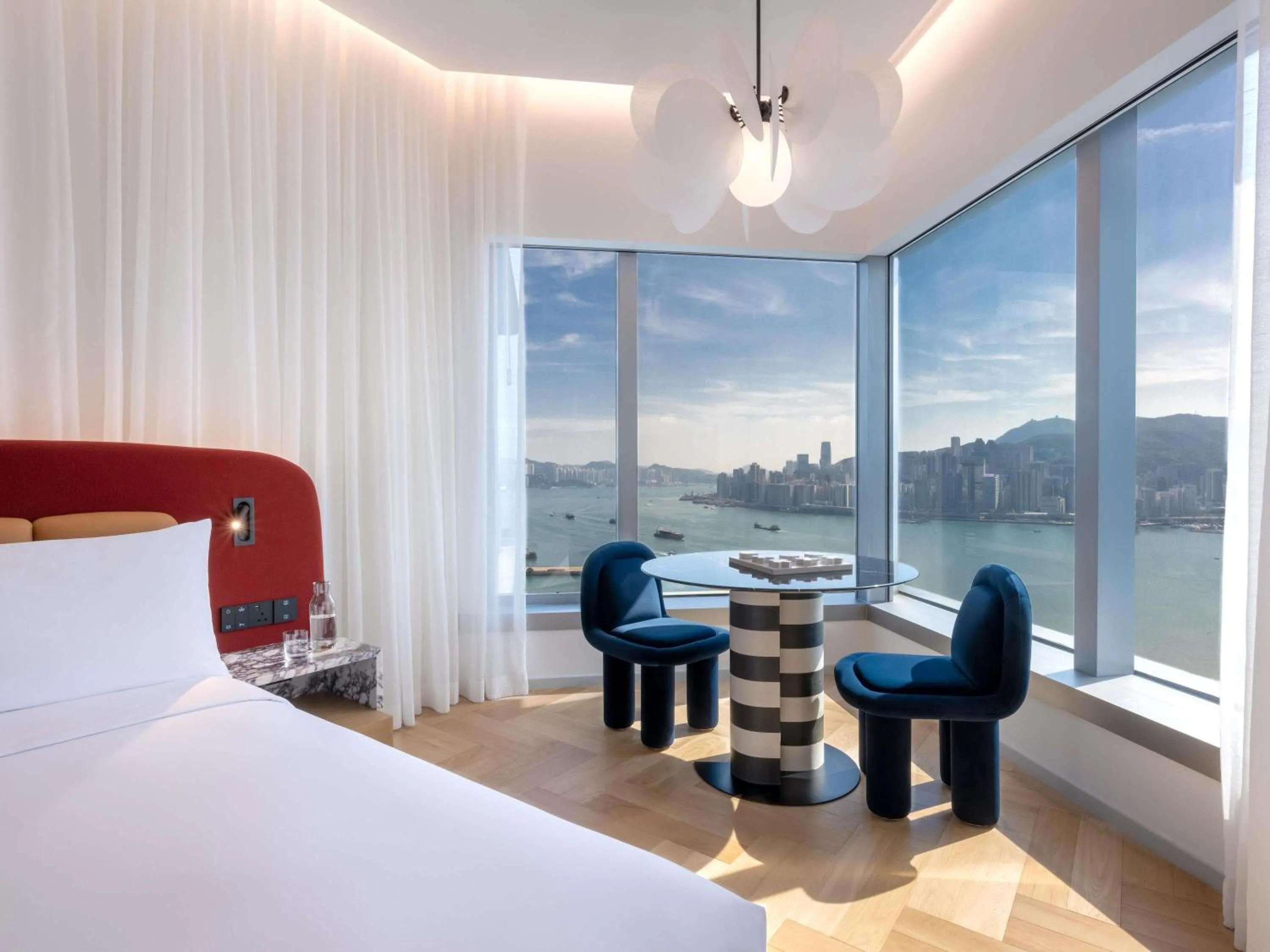 Bedroom, Bed in Mondrian Hong Kong