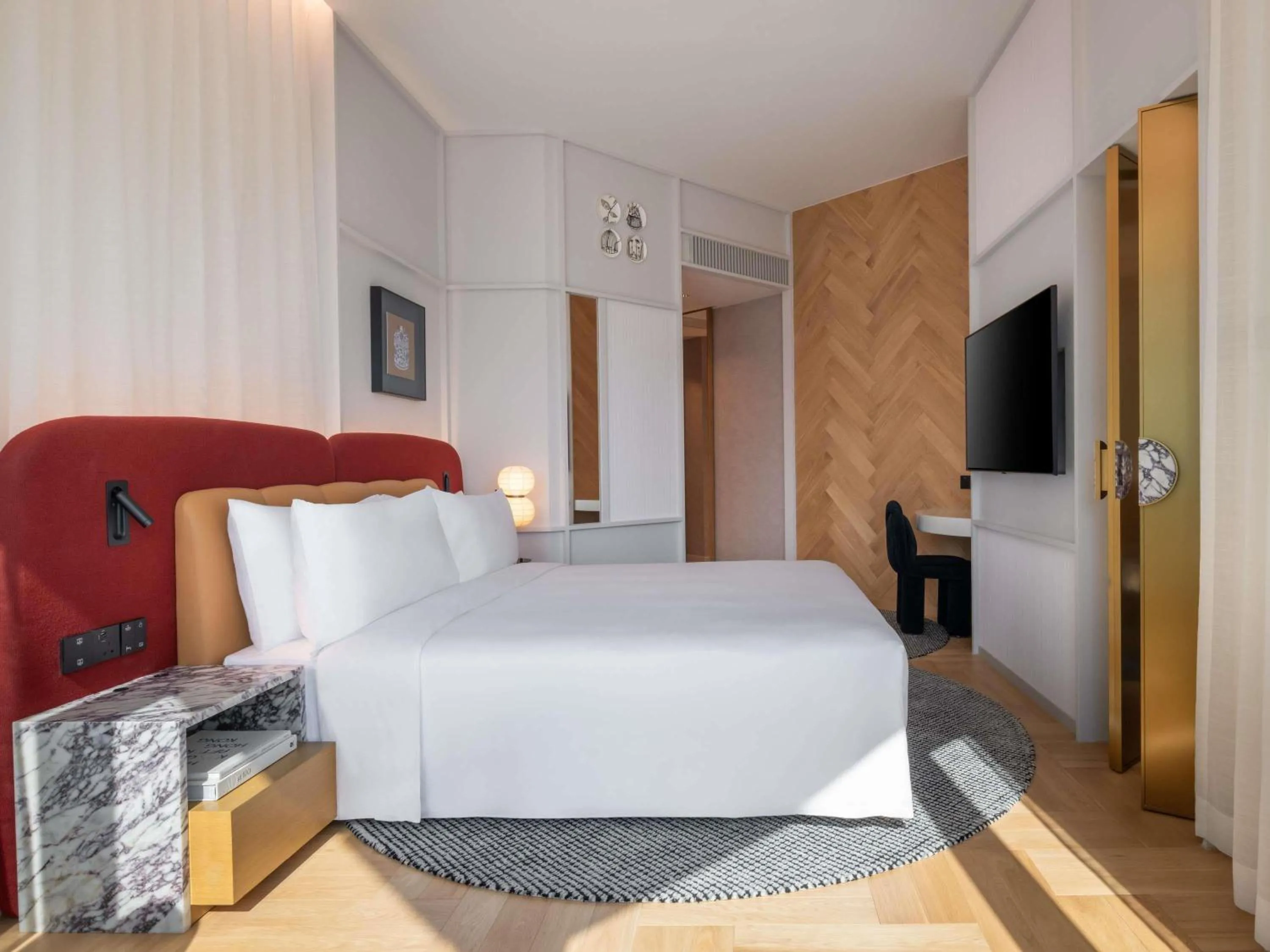 Bedroom, Bed in Mondrian Hong Kong