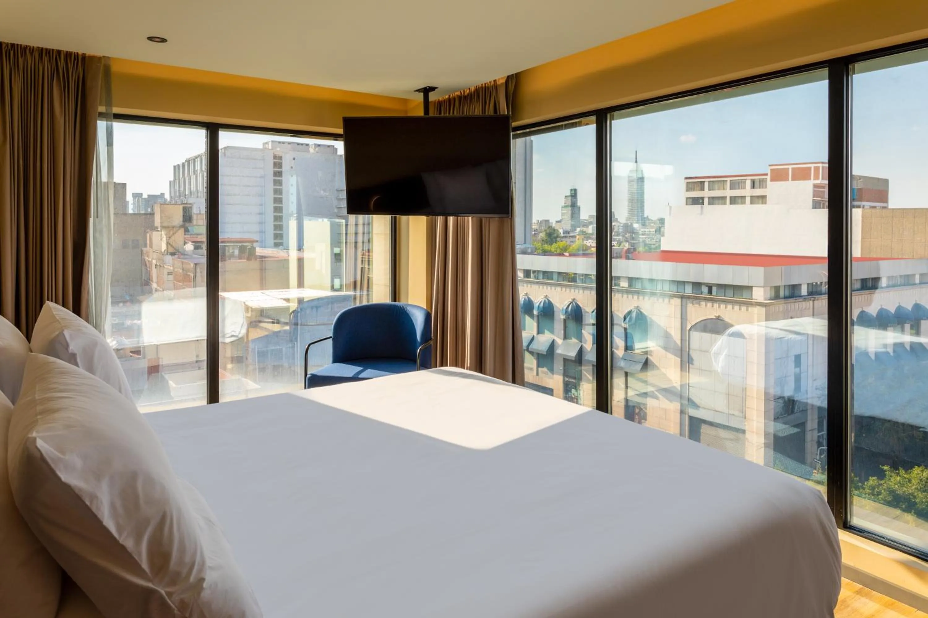 Bed in Novotel México City Centro Histórico