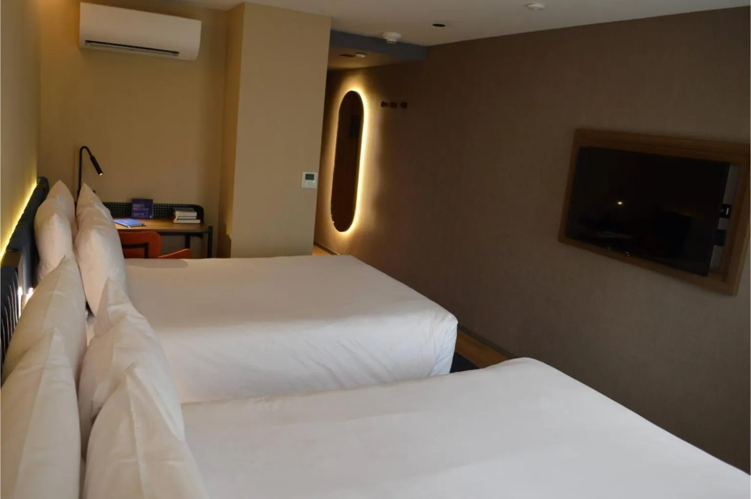 Bedroom, Bed in Novotel México City Centro Histórico
