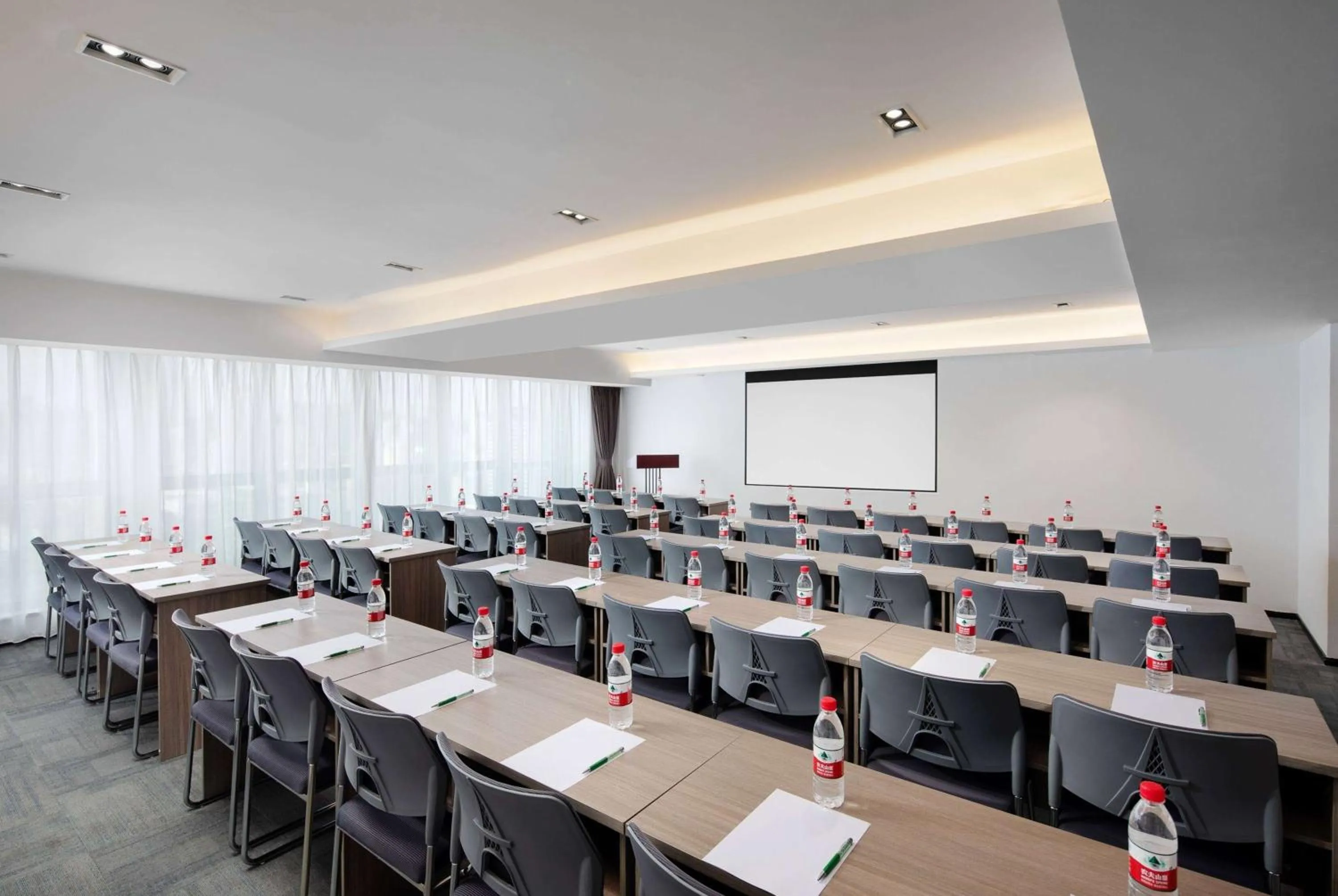 Meeting/conference room in Ramada Encore by Wyndham Kunming Guandu