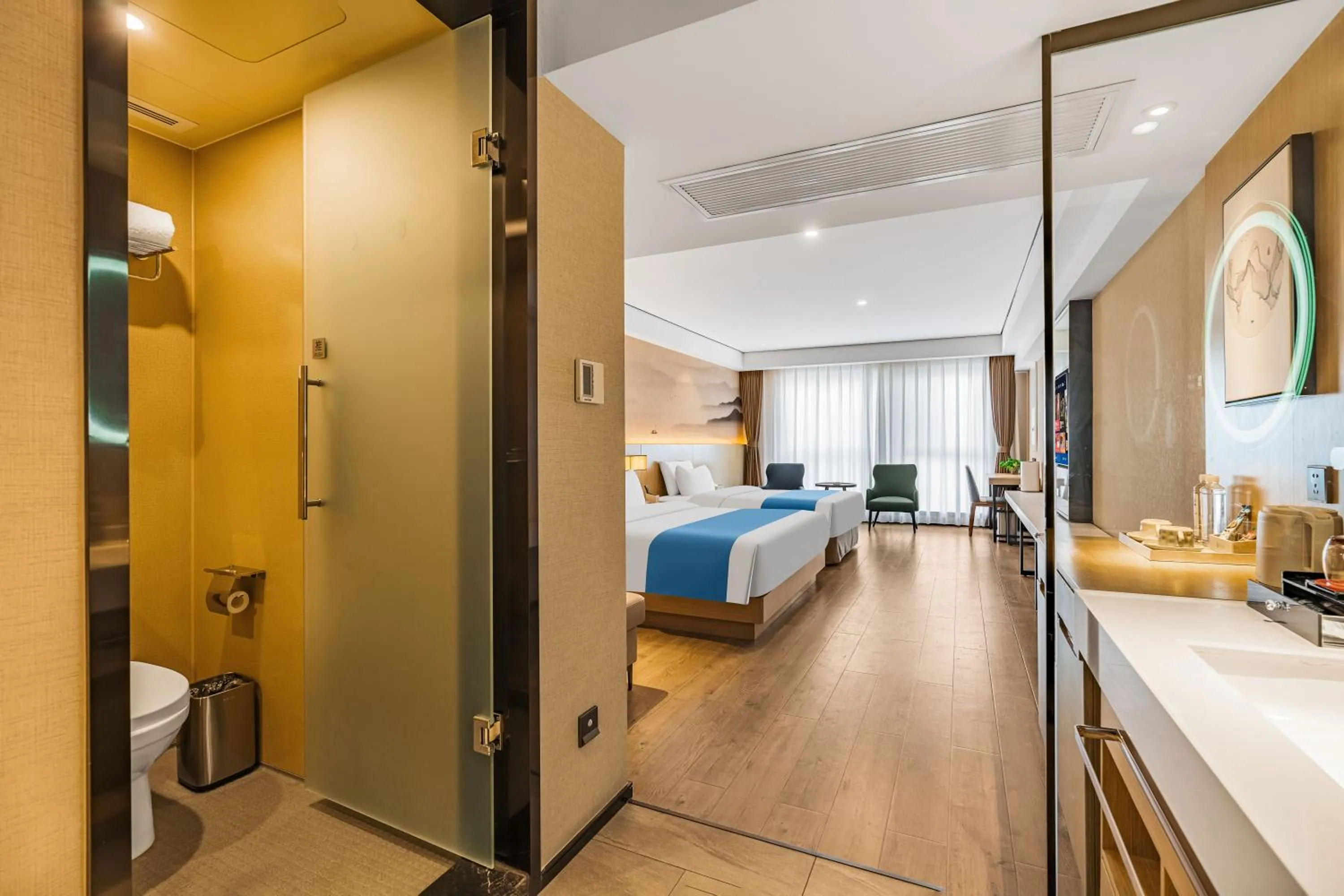 Photo of the whole room, Bed in Ramada Encore by Wyndham Kunming Guandu