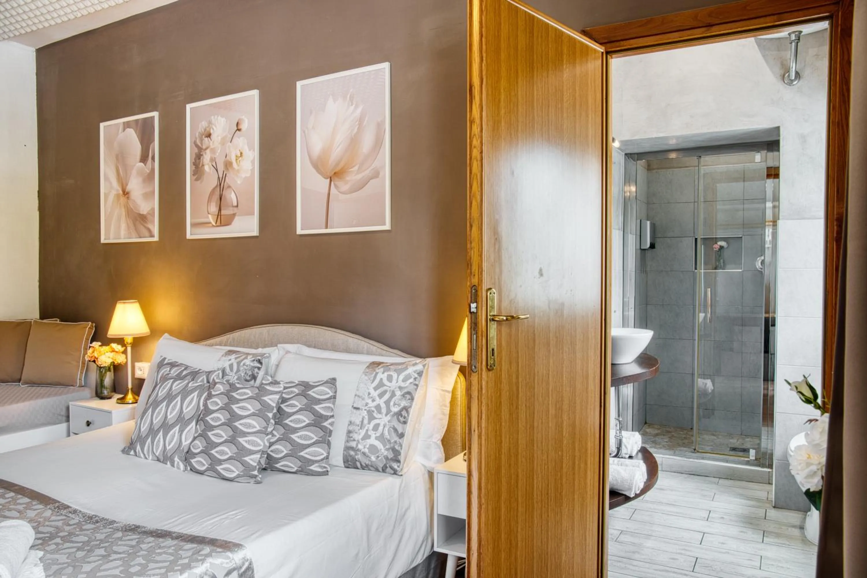 Shower, Bed in Di Martino Residence