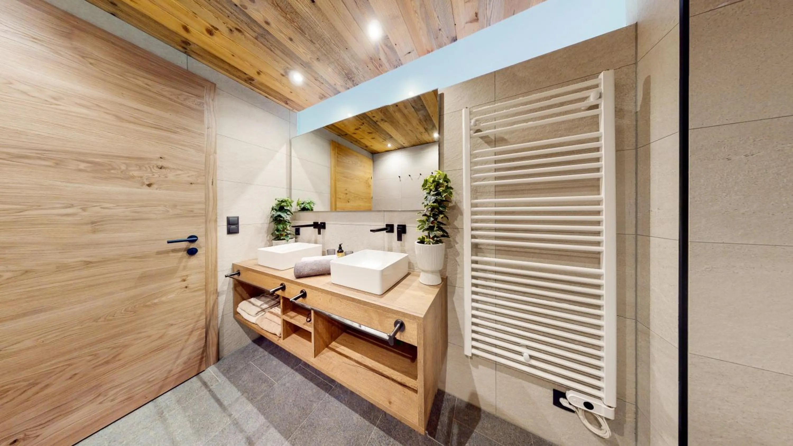 Shower, Bed in PitzPlus Appartements