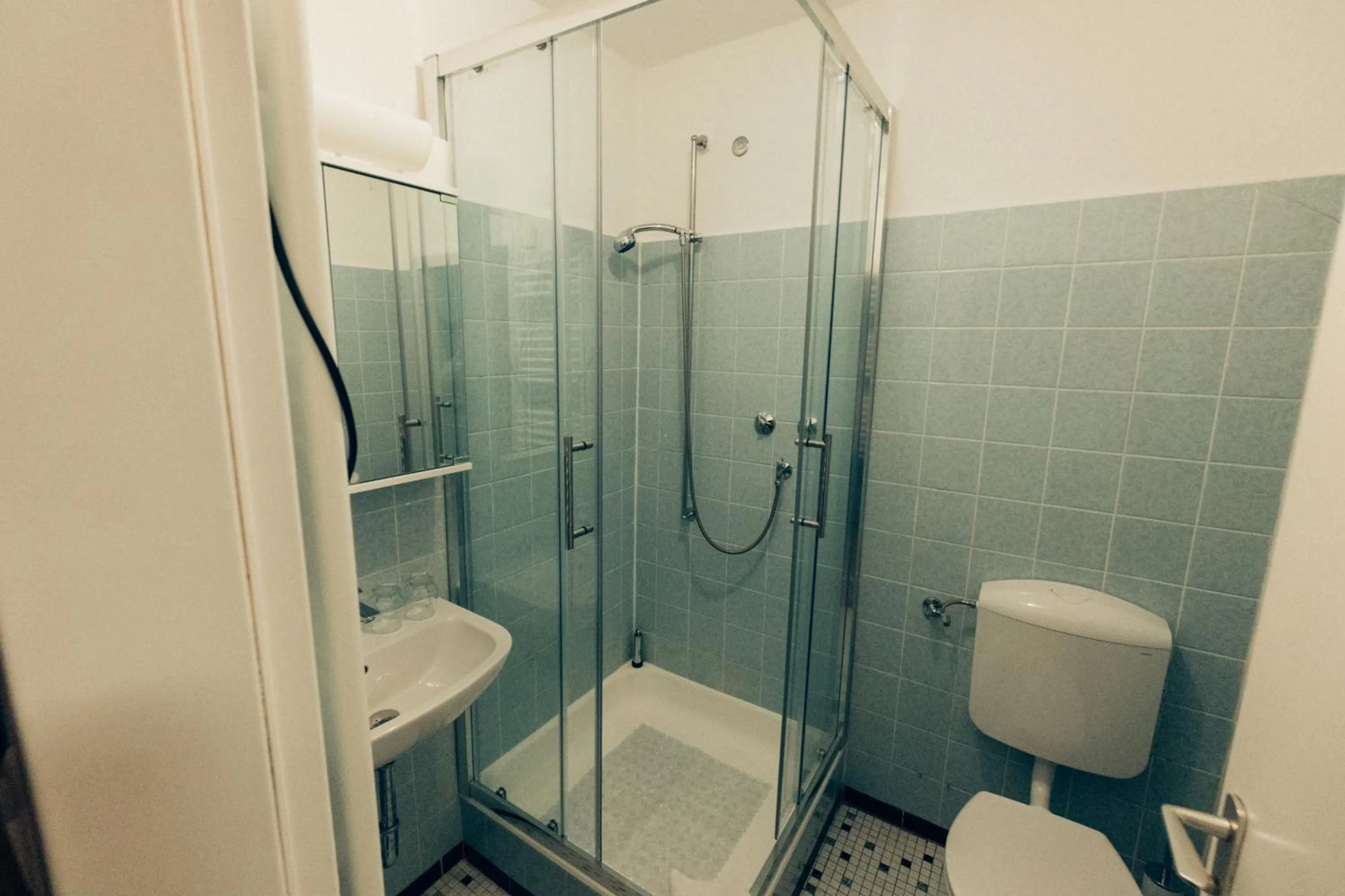 Shower in Gasthof Hotel zur Post