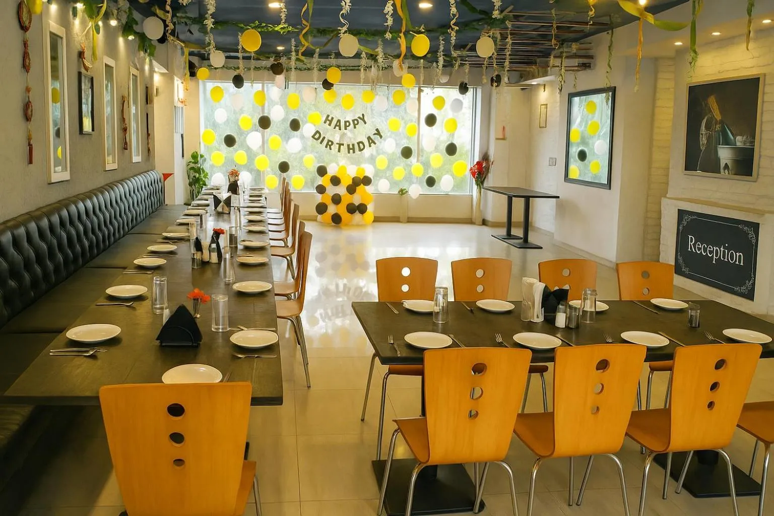 Restaurant/places to eat in Hotel The Heights