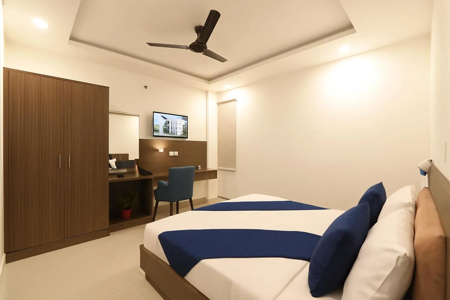 Bed in Hotel The Heights