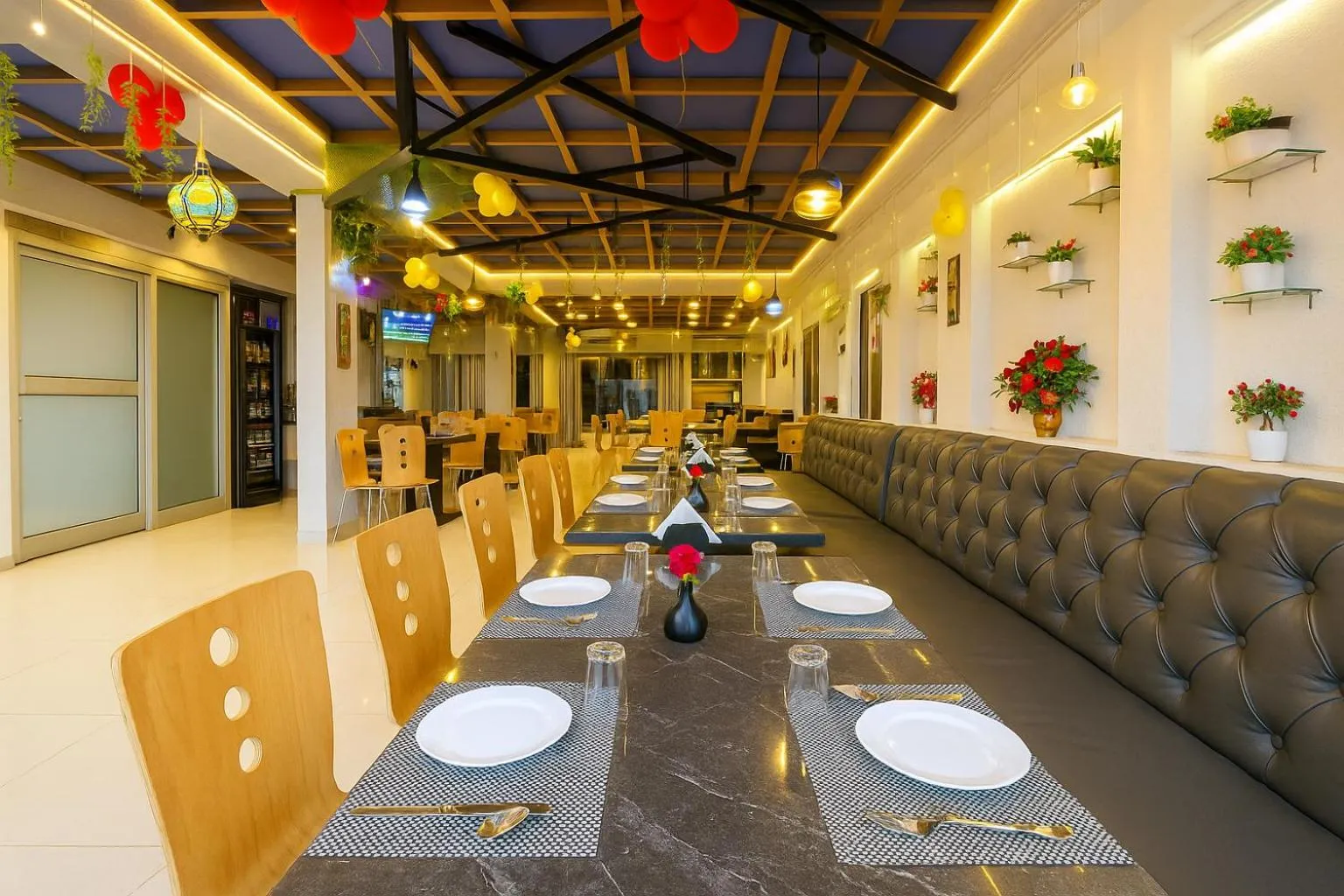 Restaurant/places to eat in Hotel The Heights