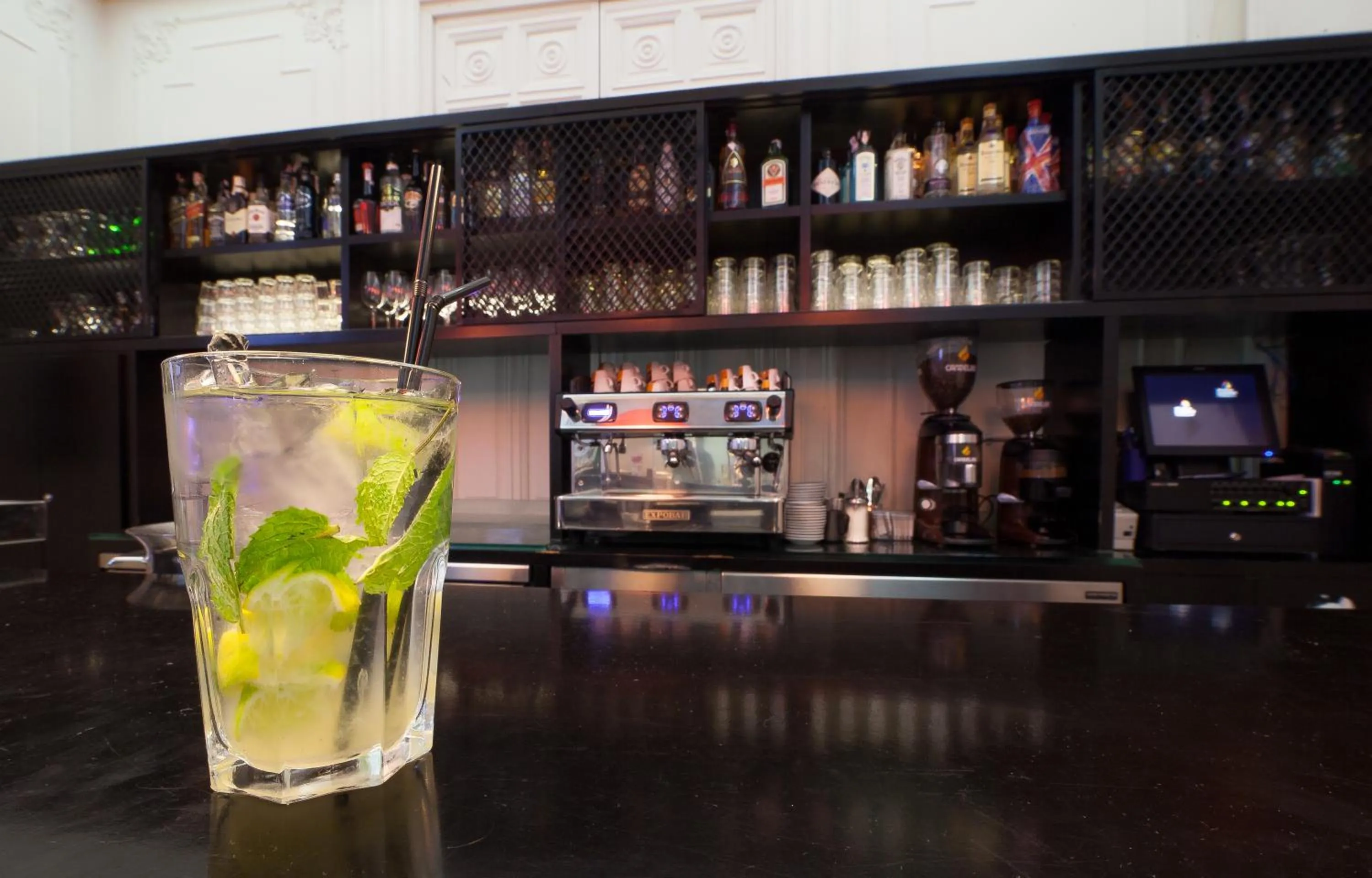 Lounge or bar in Toc Hostel Madrid