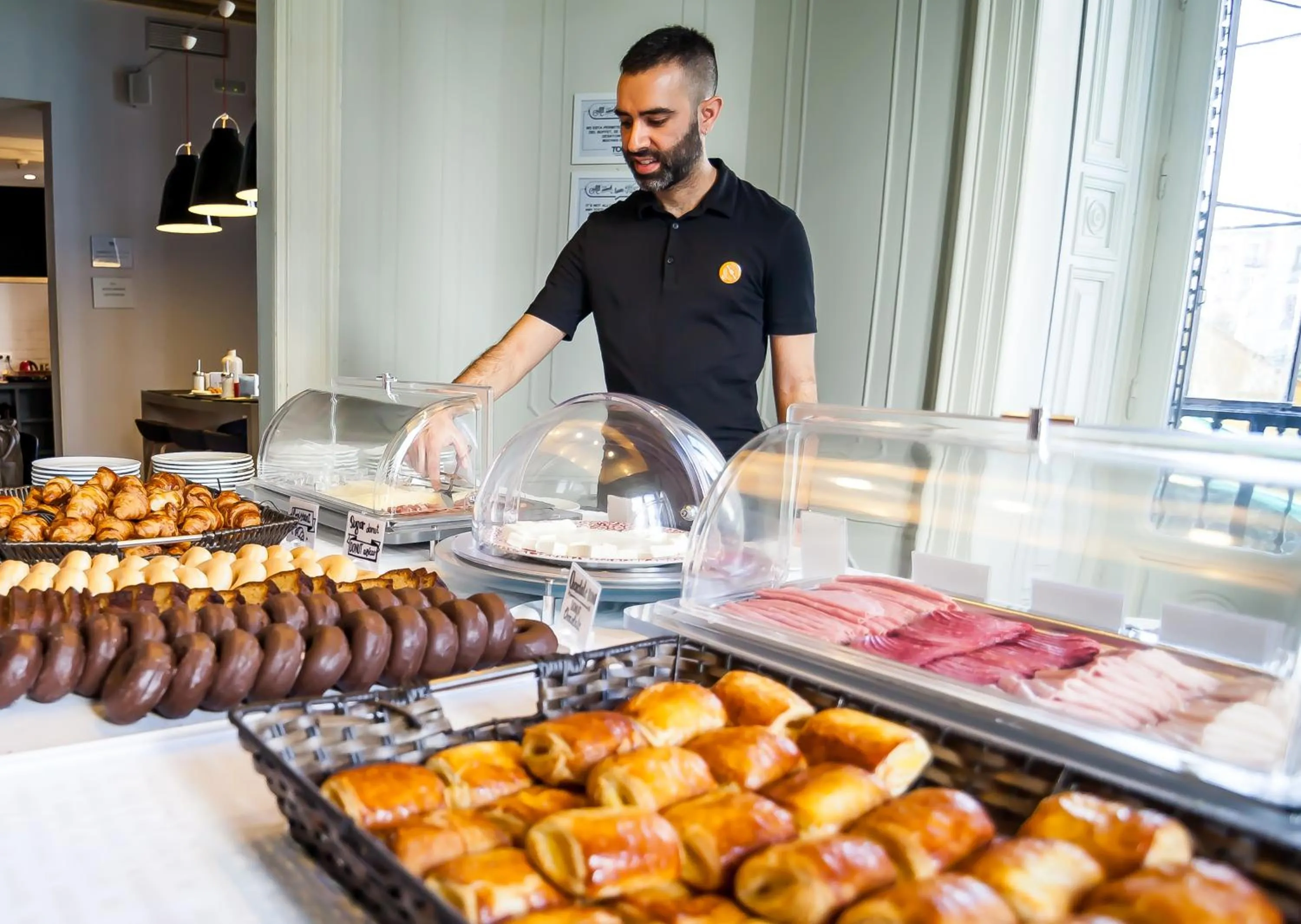 Buffet breakfast in Toc Hostel Madrid