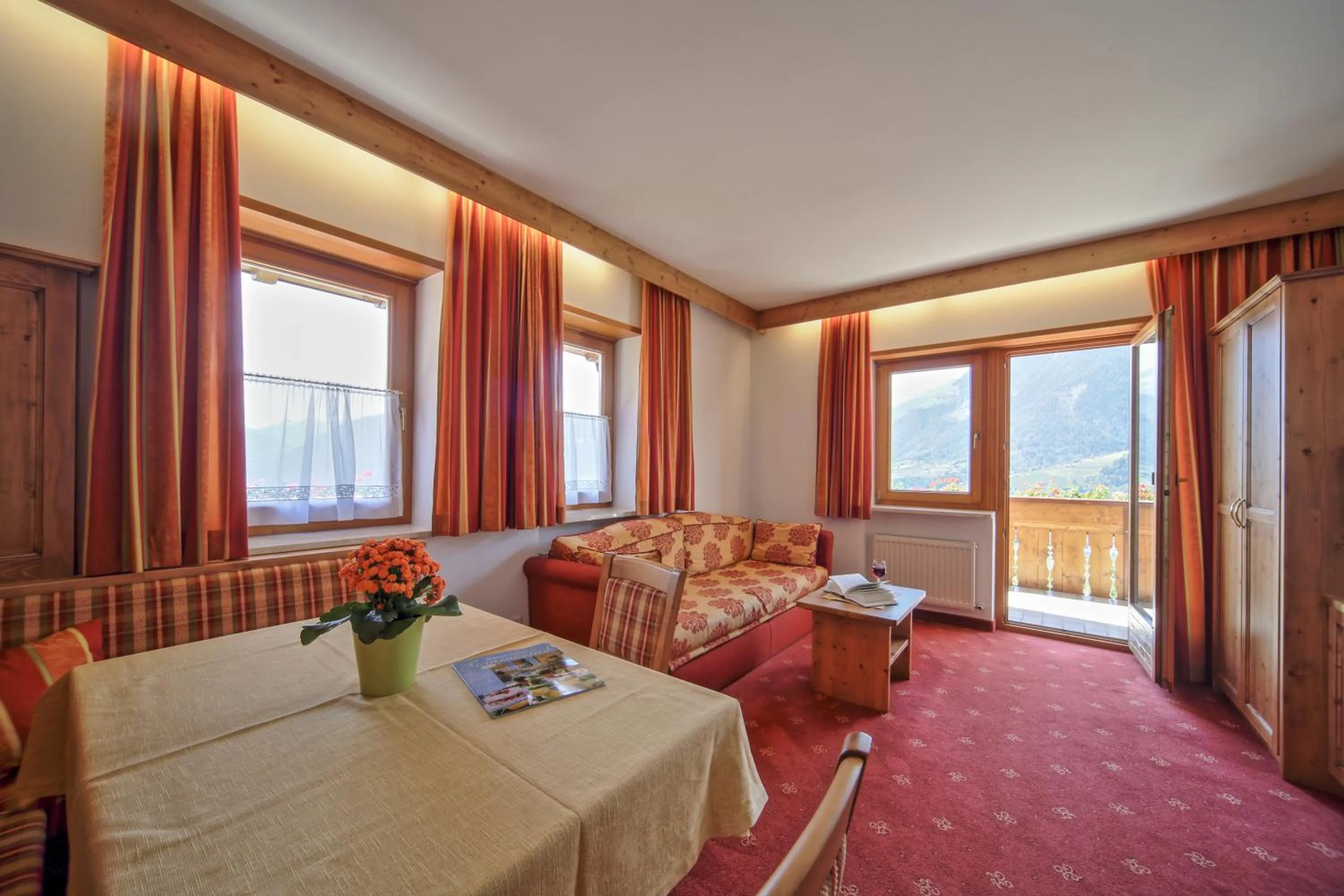 Day, Bed in Residence Krone