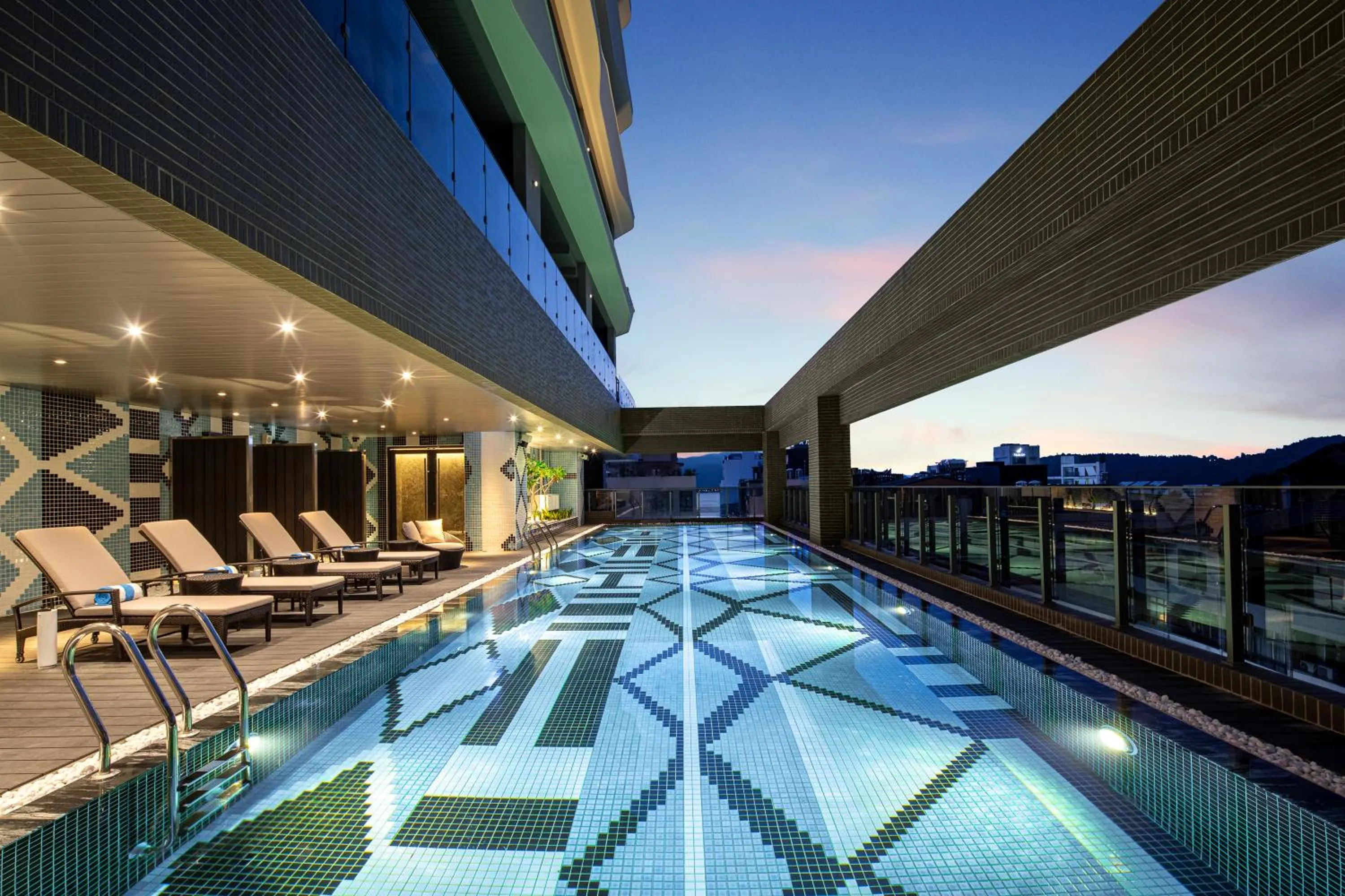 Swimming pool in Wyndham Sun Moon Lake