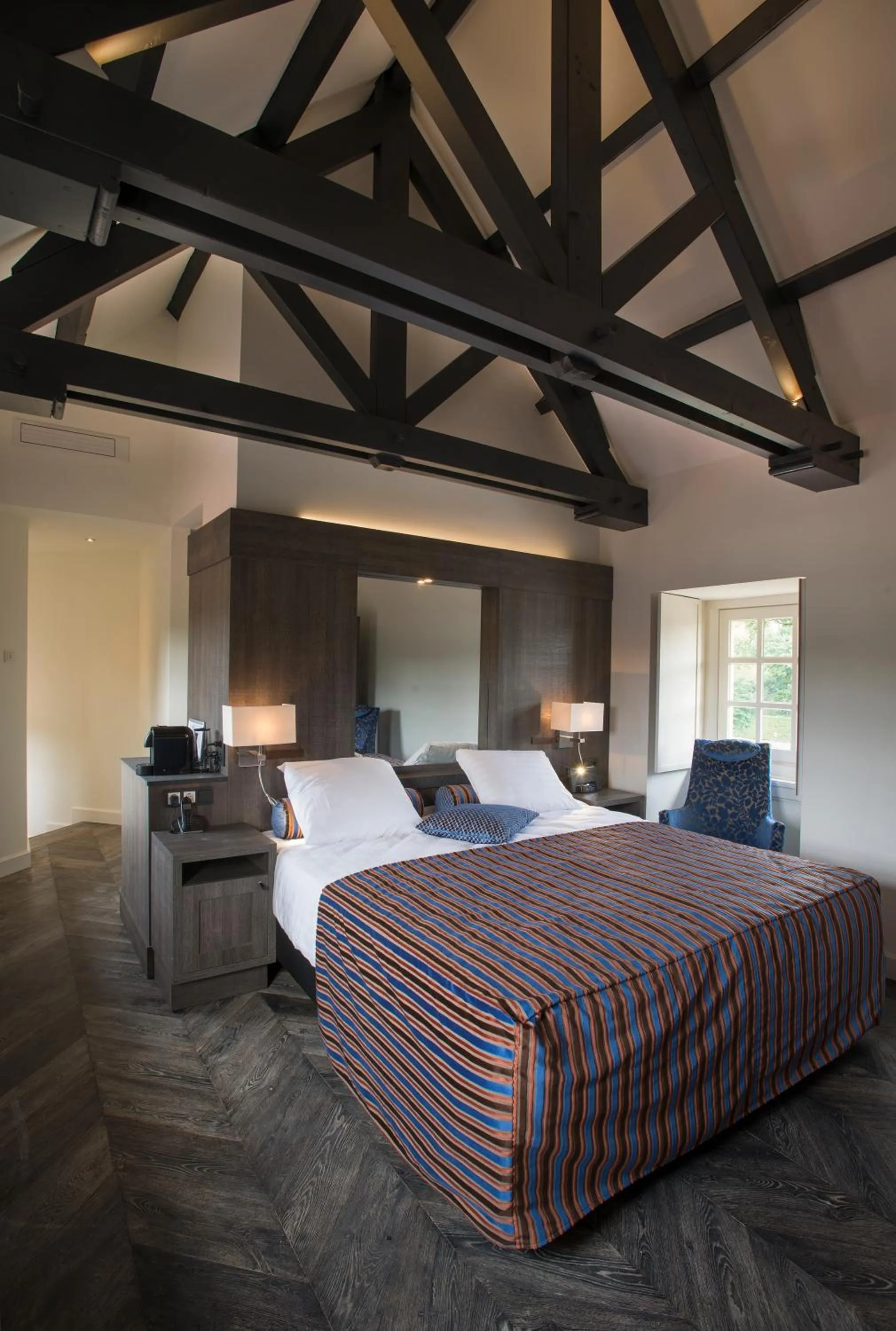 Coffee/tea facilities, Bed in Romantik Hotel Kasteel Daelenbroeck