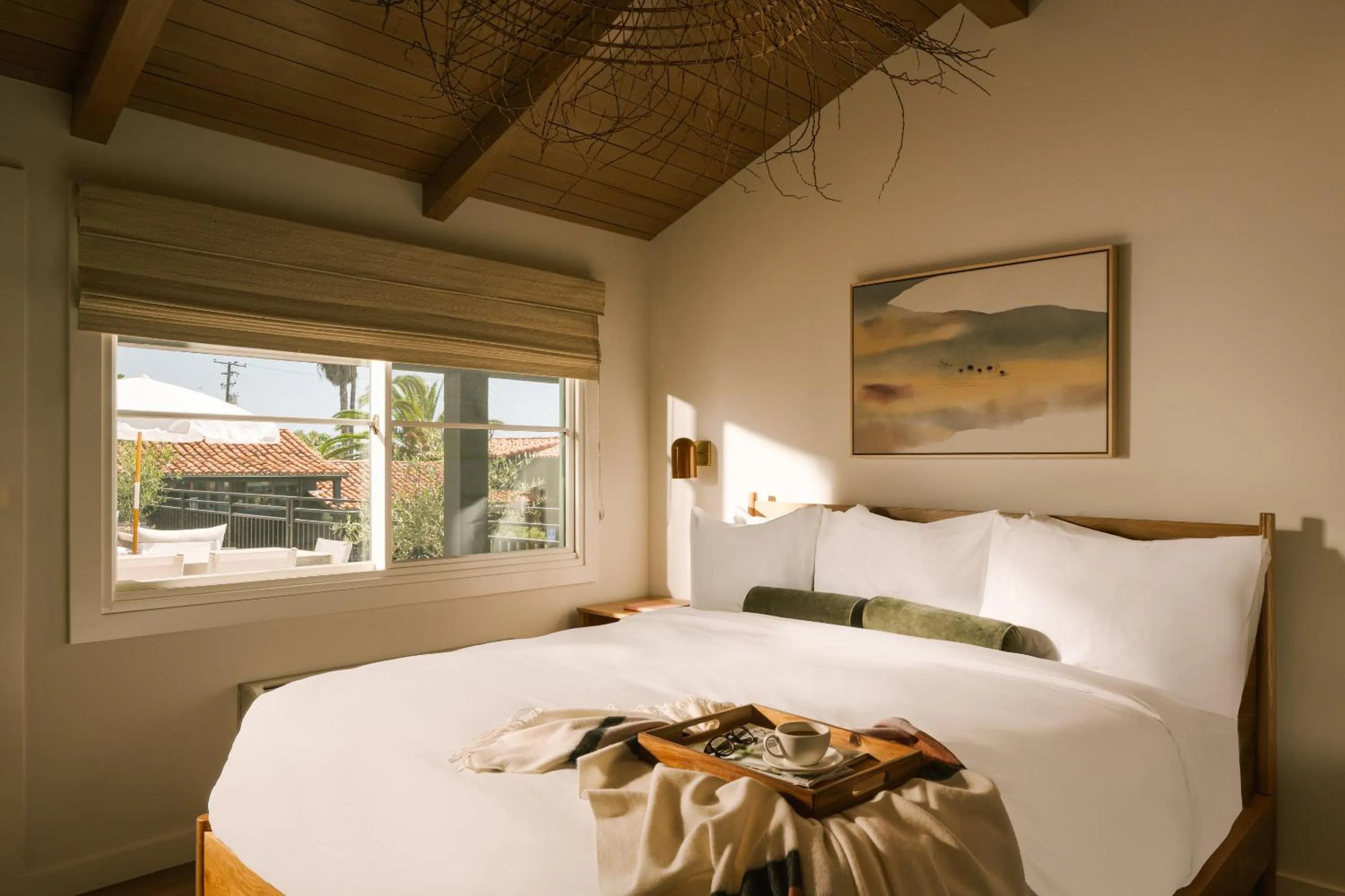 King Room - Disability Access in Woods Cove Hotel Laguna Beach, Sonder by Marriott Bonvoy