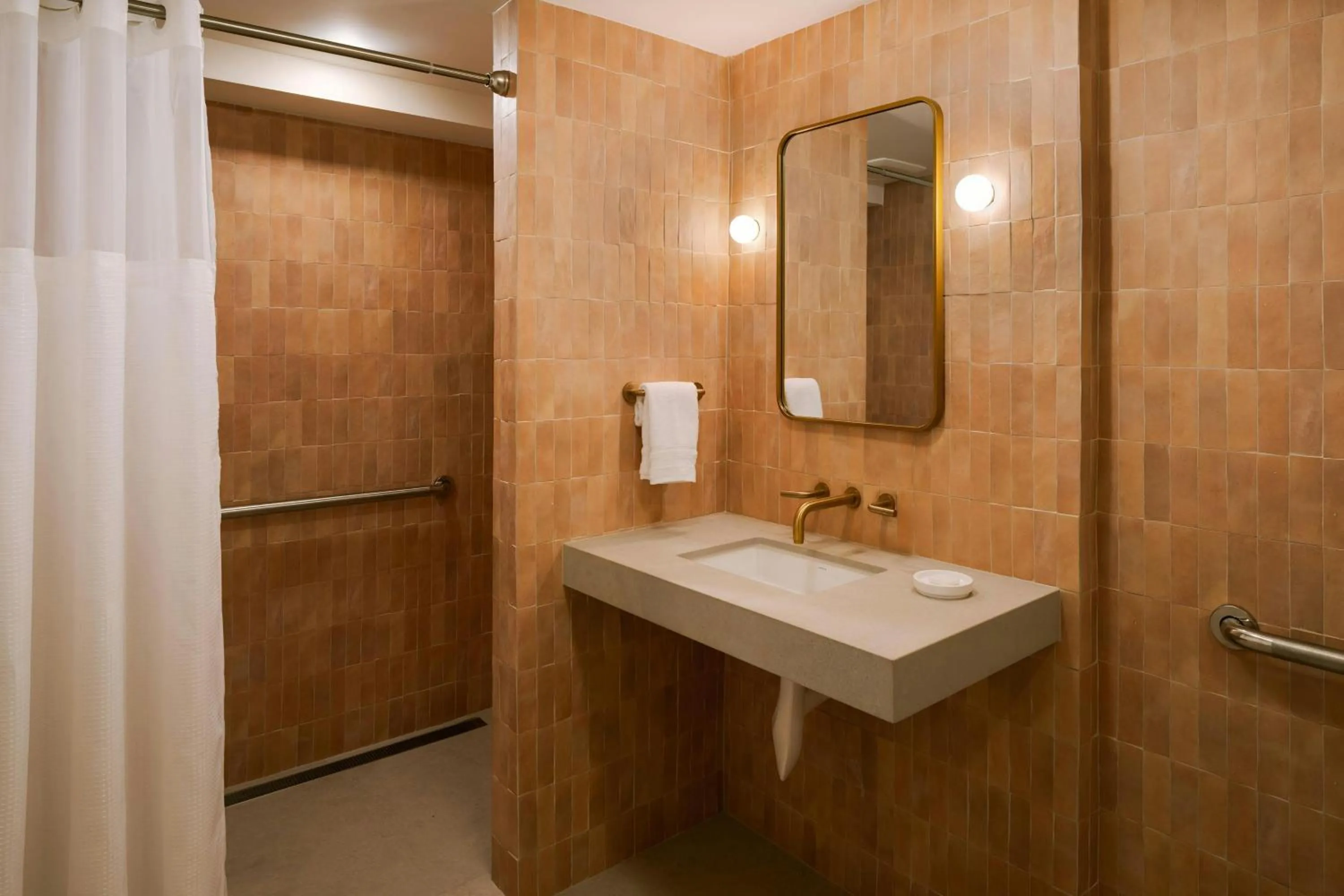 Bathroom in Woods Cove Hotel Laguna Beach, Sonder by Marriott Bonvoy